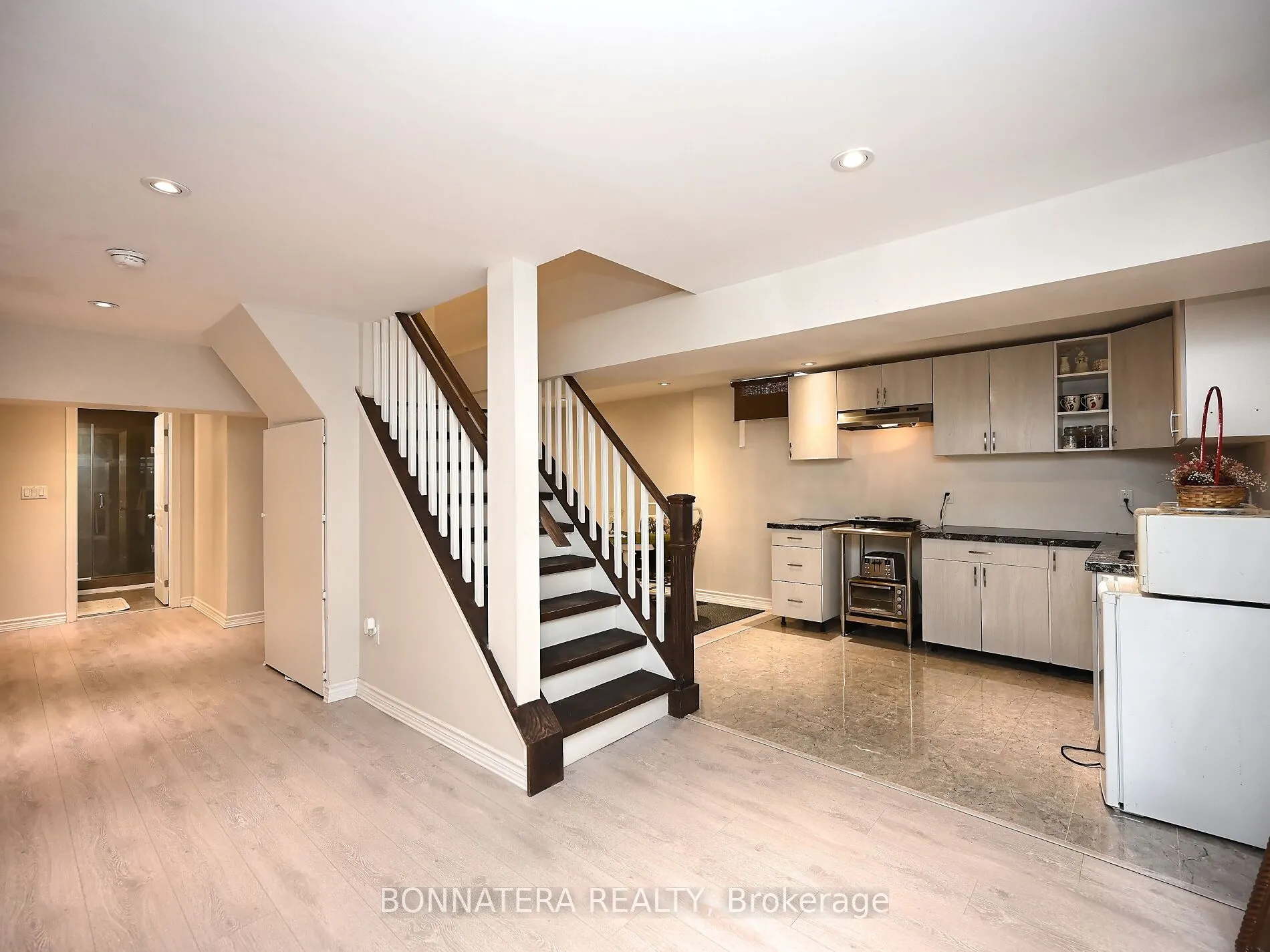 4445 Guildwood Way