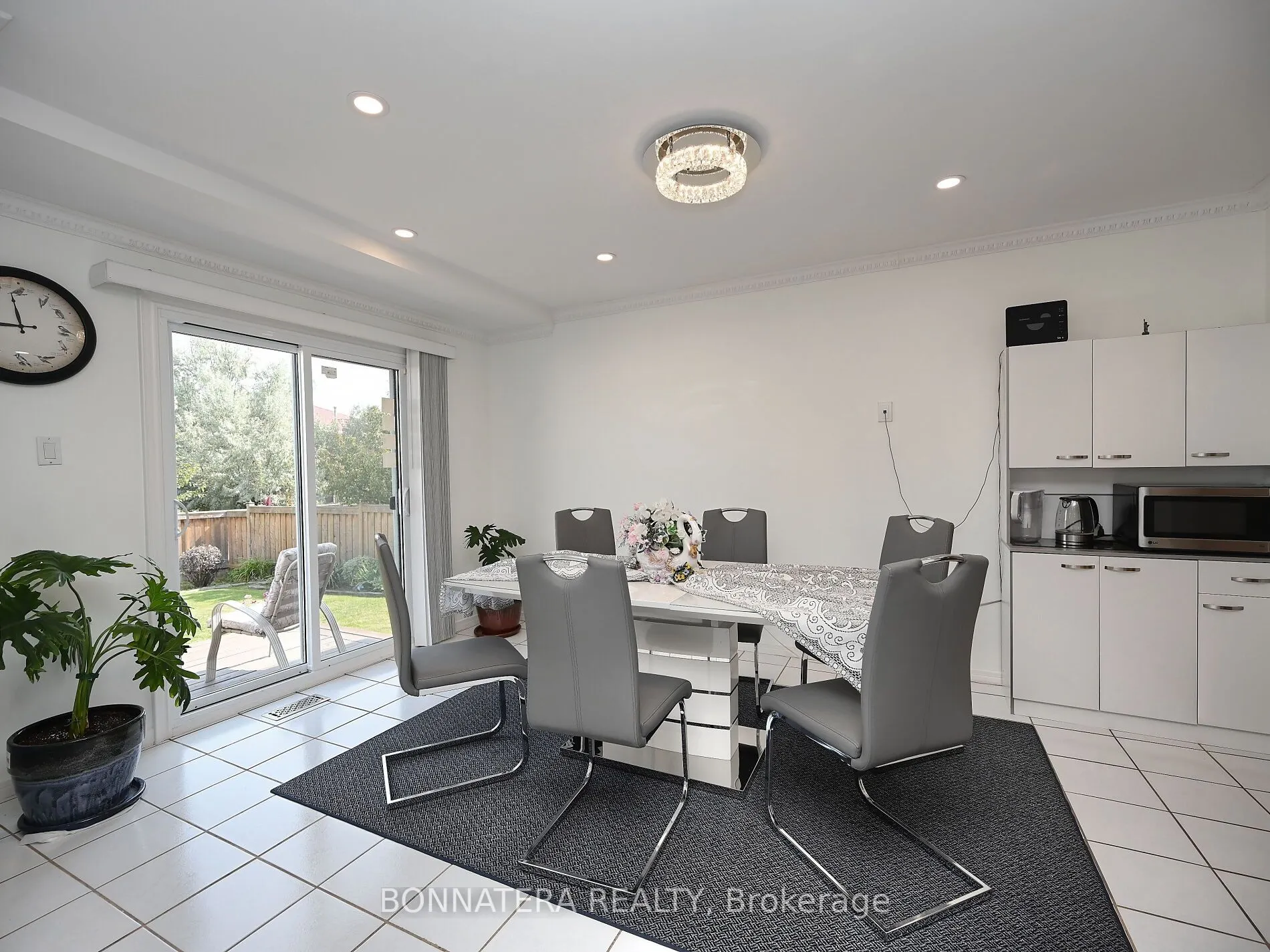 4445 Guildwood Way