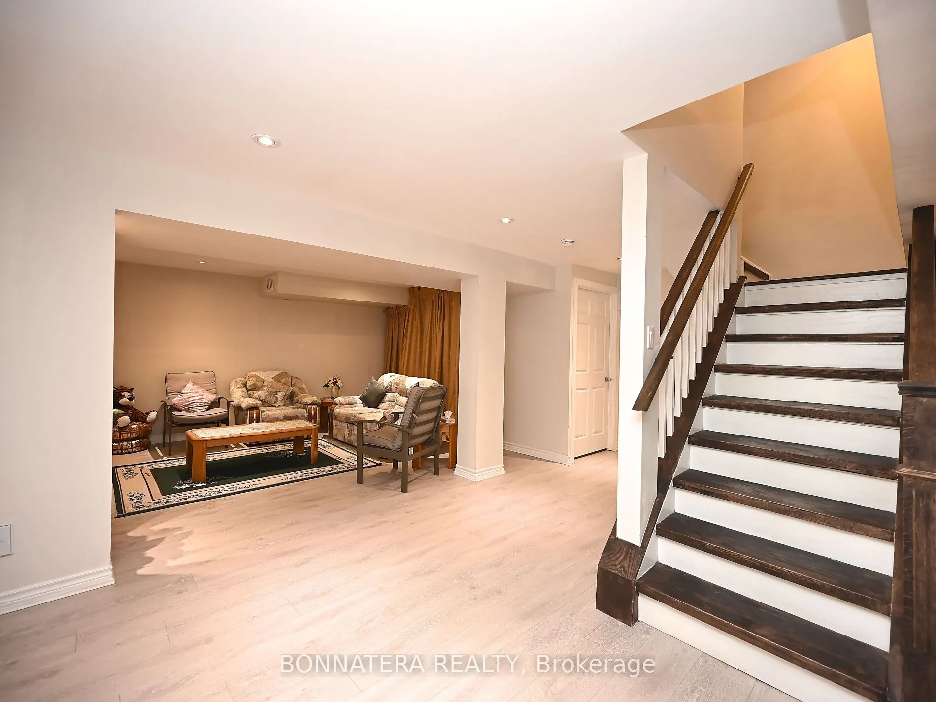 4445 Guildwood Way