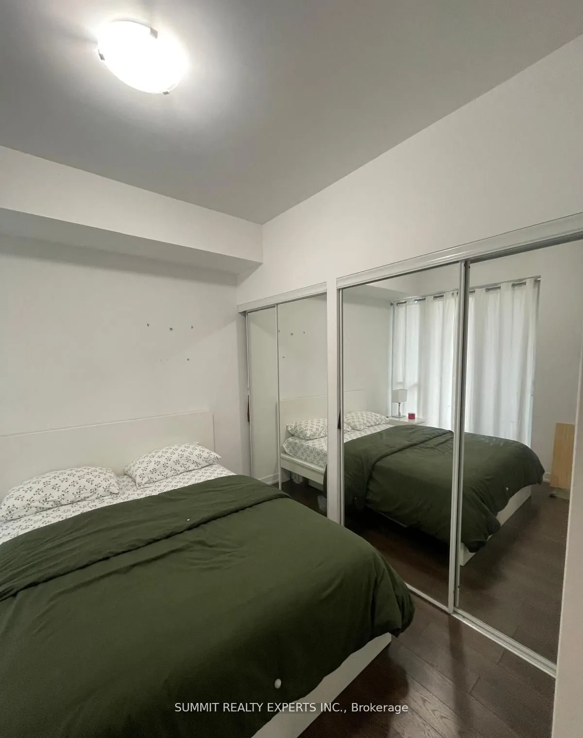 10 parklawn Road E, #519