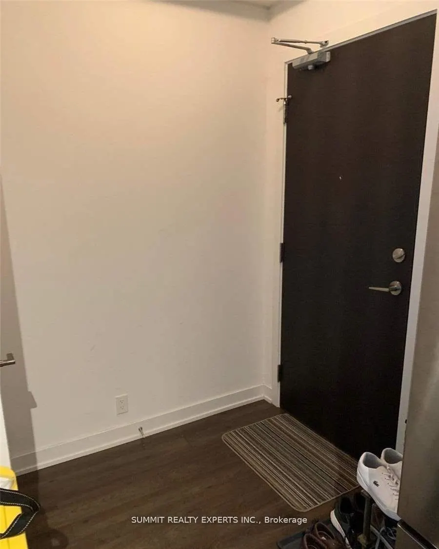 10 parklawn Road E, #519
