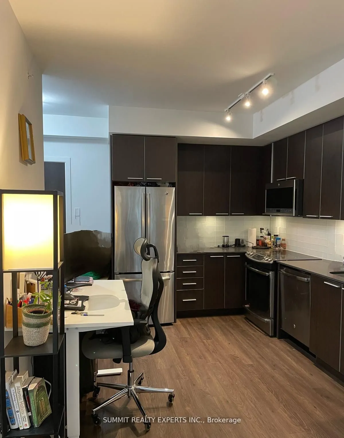 10 parklawn Road E, #519