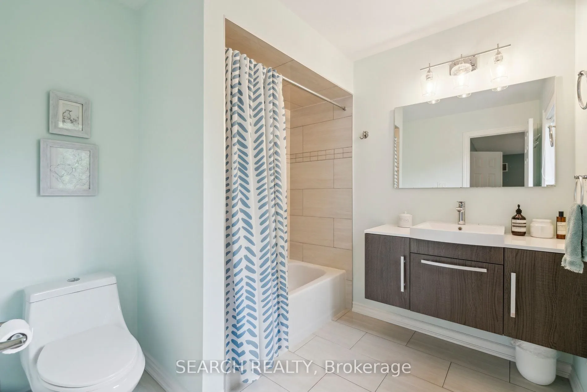 1150 Queen Street W