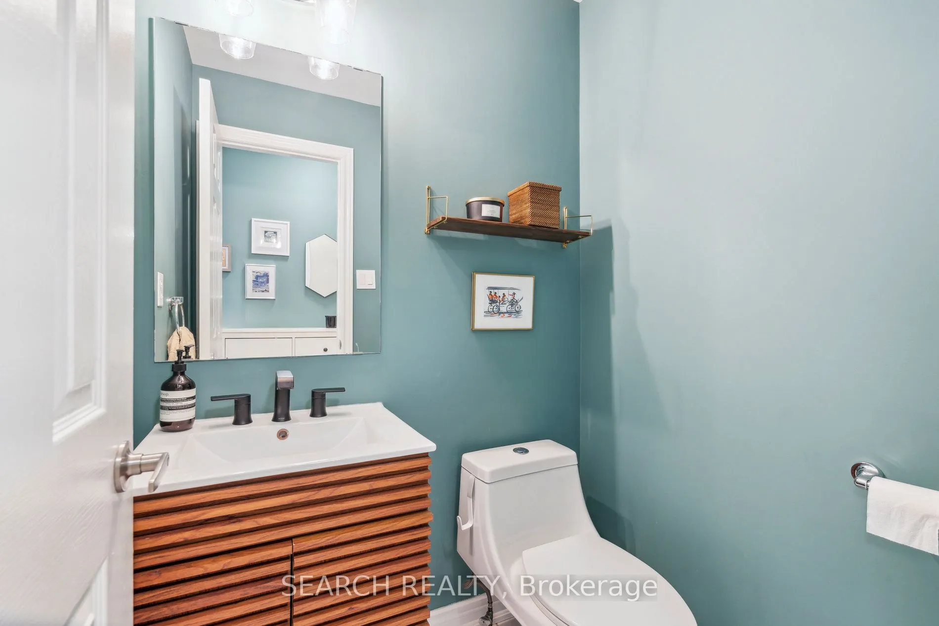 1150 Queen Street W