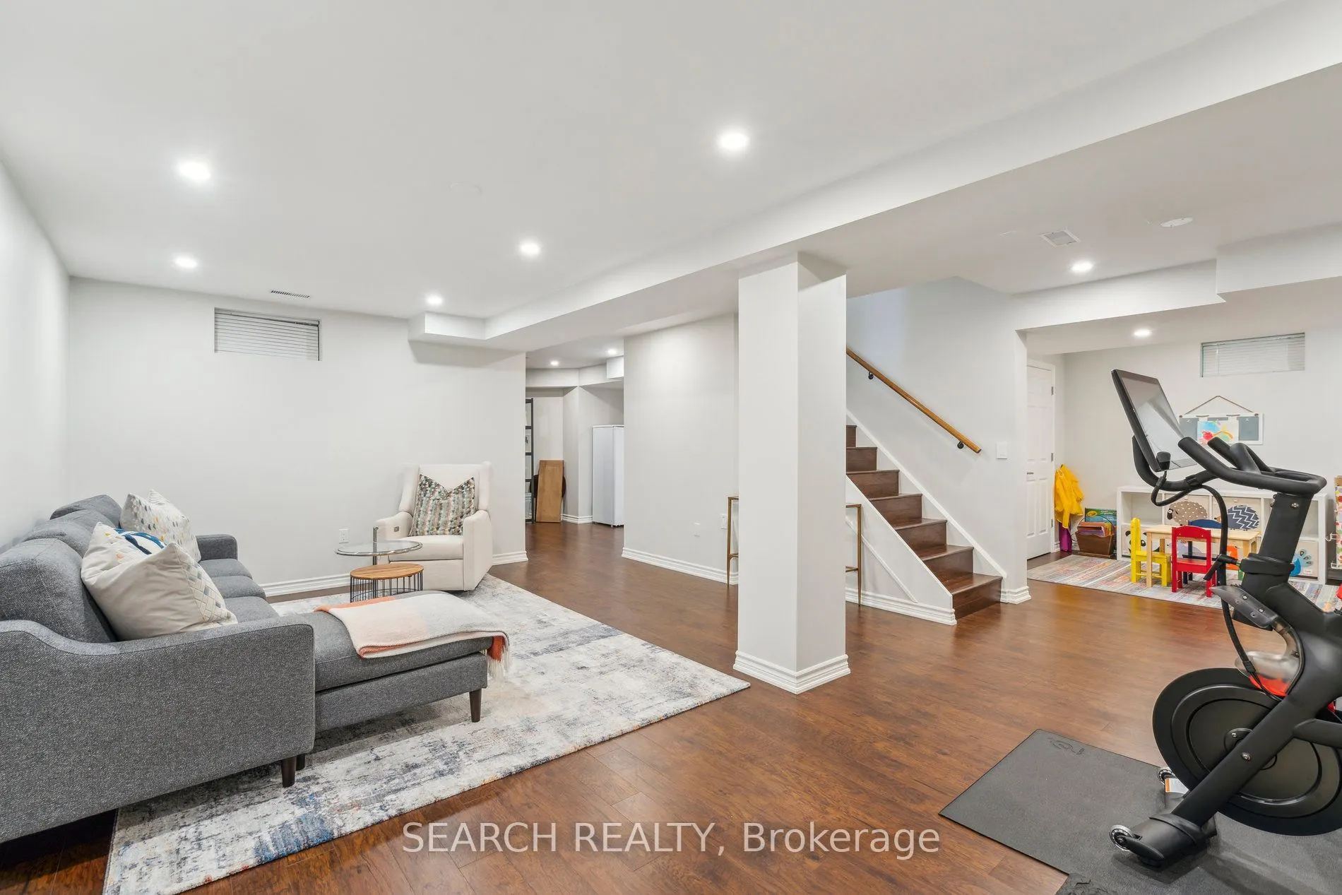 1150 Queen Street W
