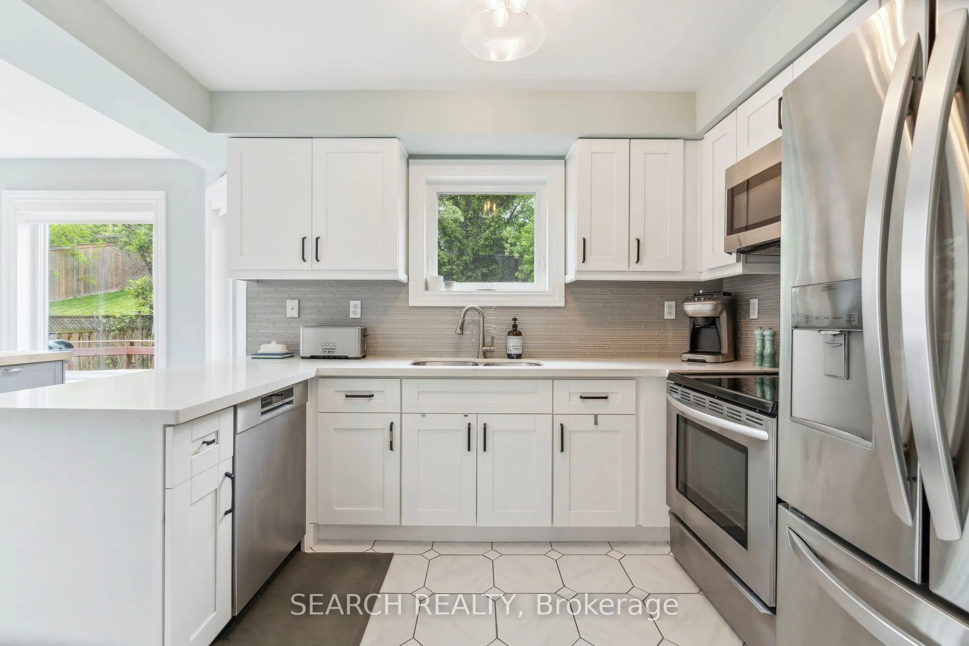 1150 Queen Street W