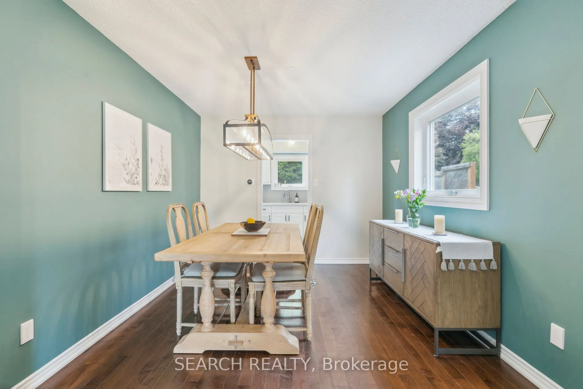 1150 Queen Street W