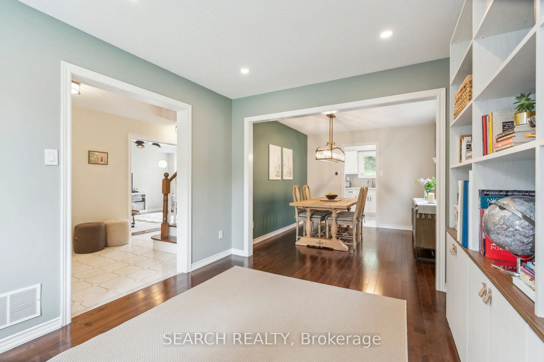 1150 Queen Street W