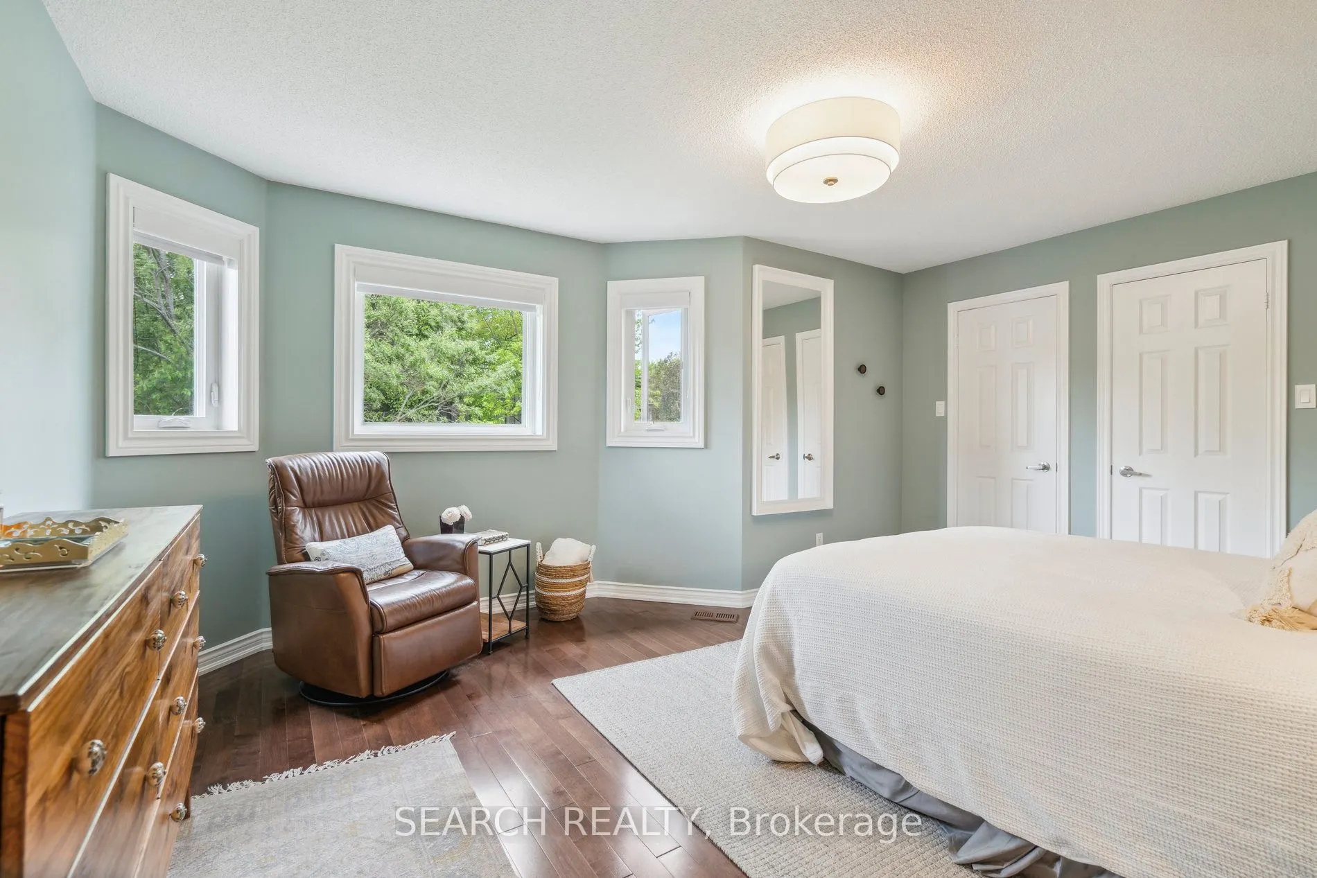 1150 Queen Street W