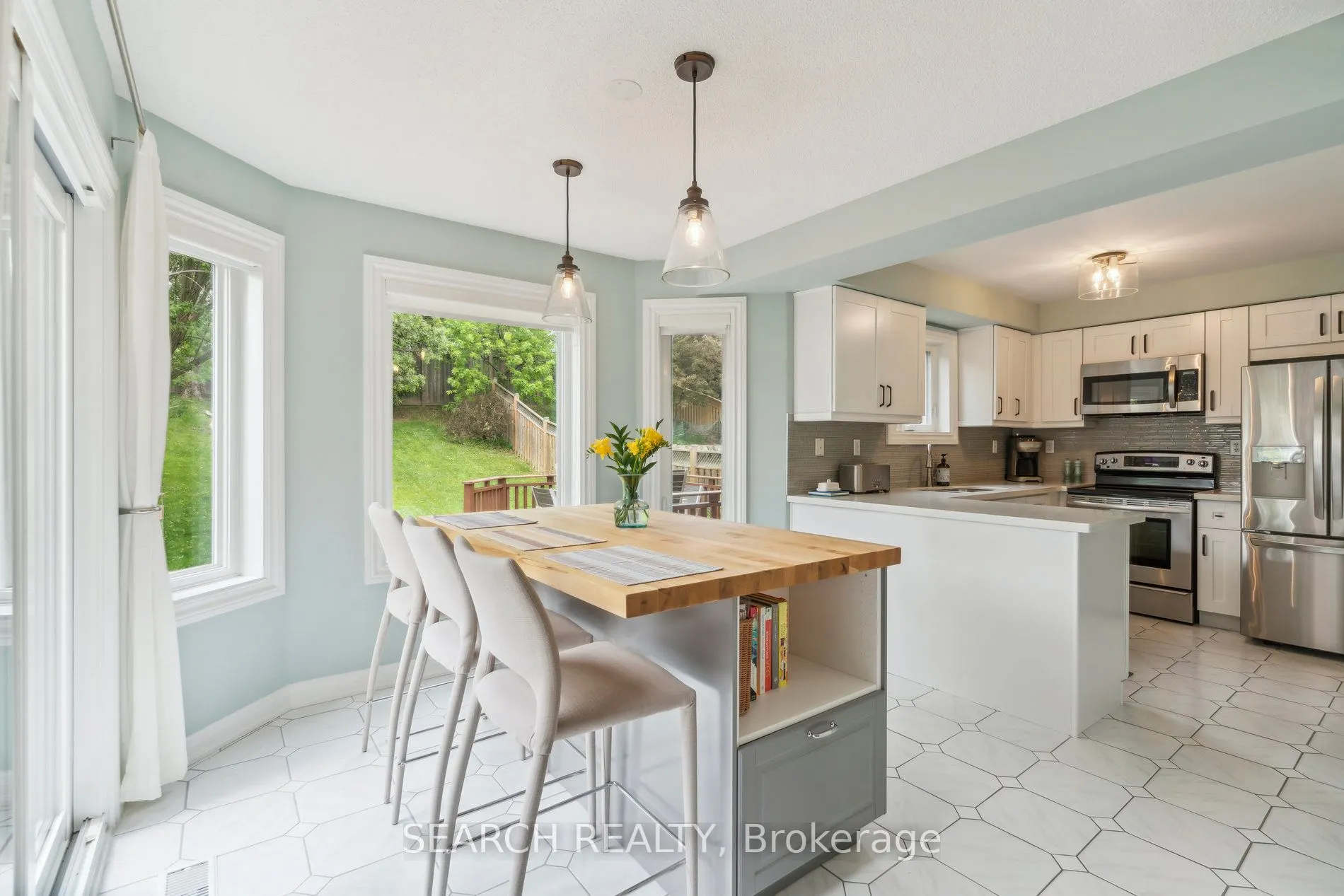 1150 Queen Street W
