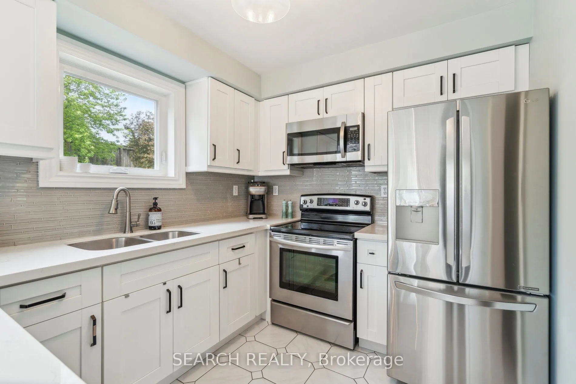 1150 Queen Street W