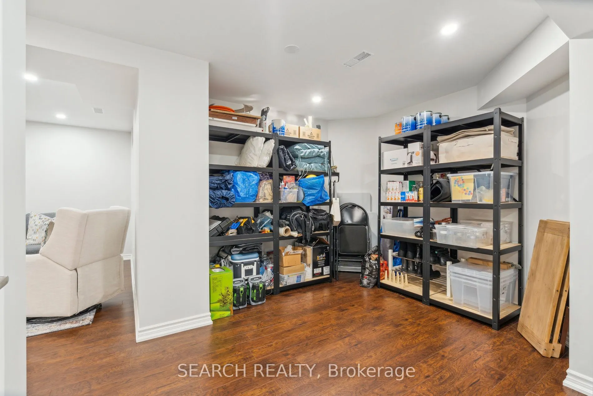 1150 Queen Street W