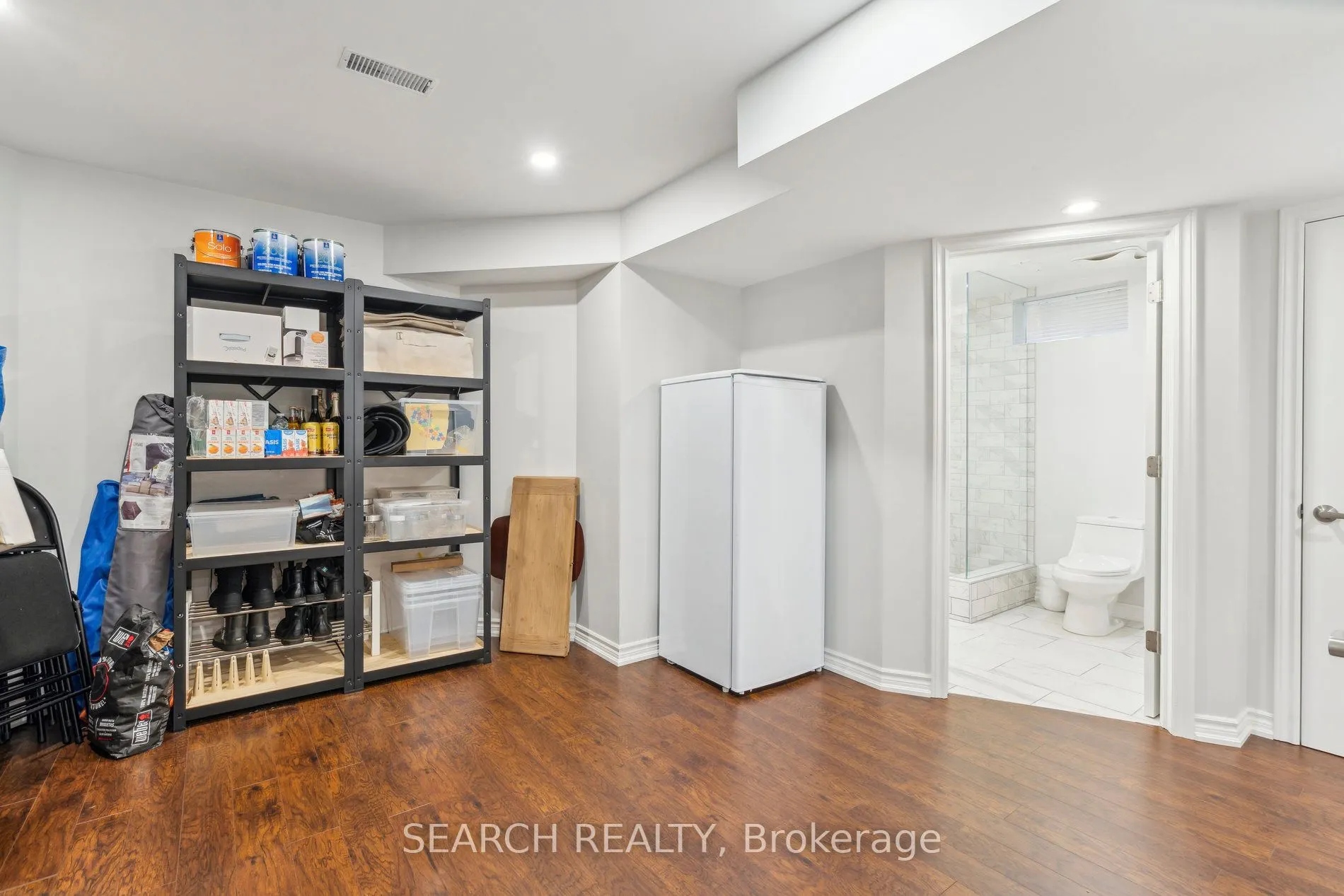 1150 Queen Street W
