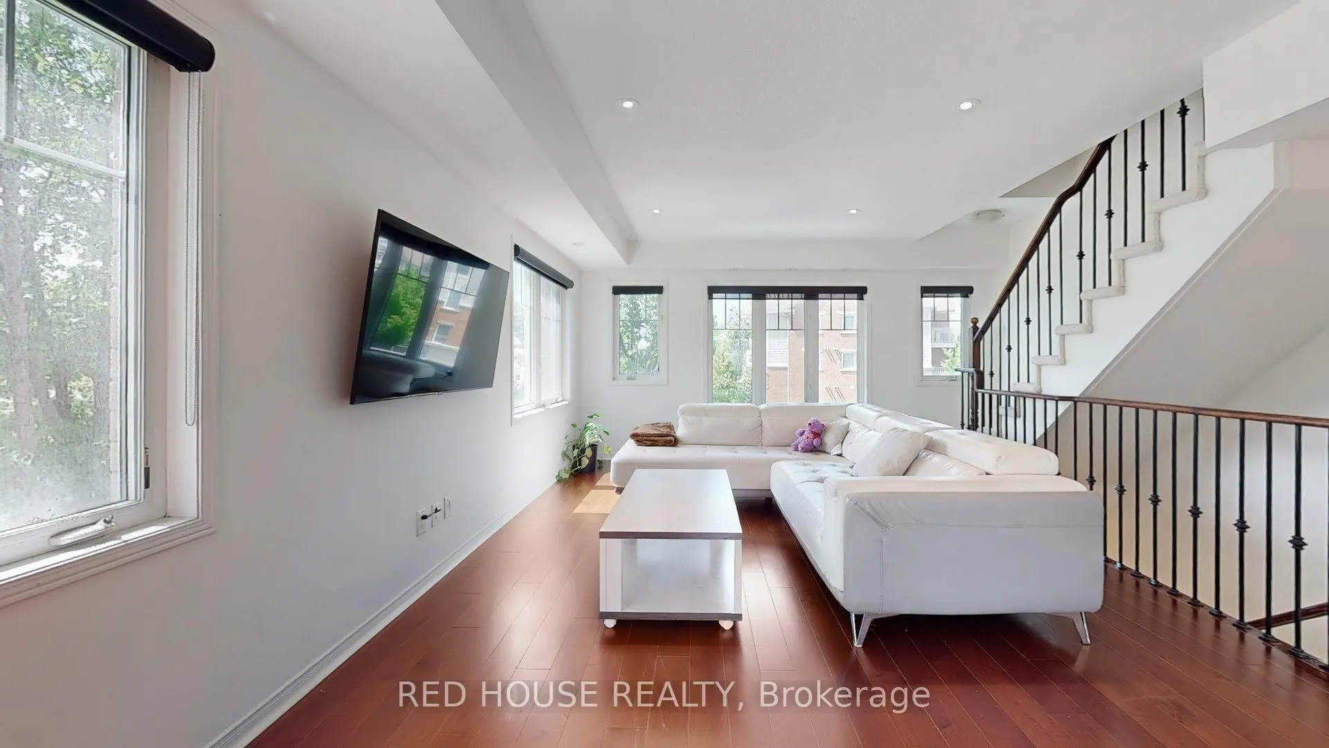 5585 Oscar Peterson Boulevard, #2