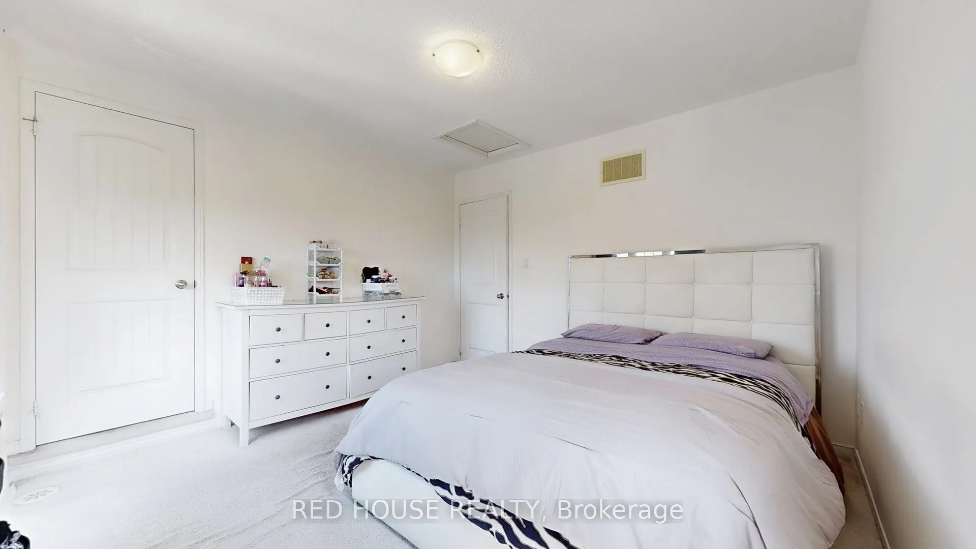 5585 Oscar Peterson Boulevard, #2