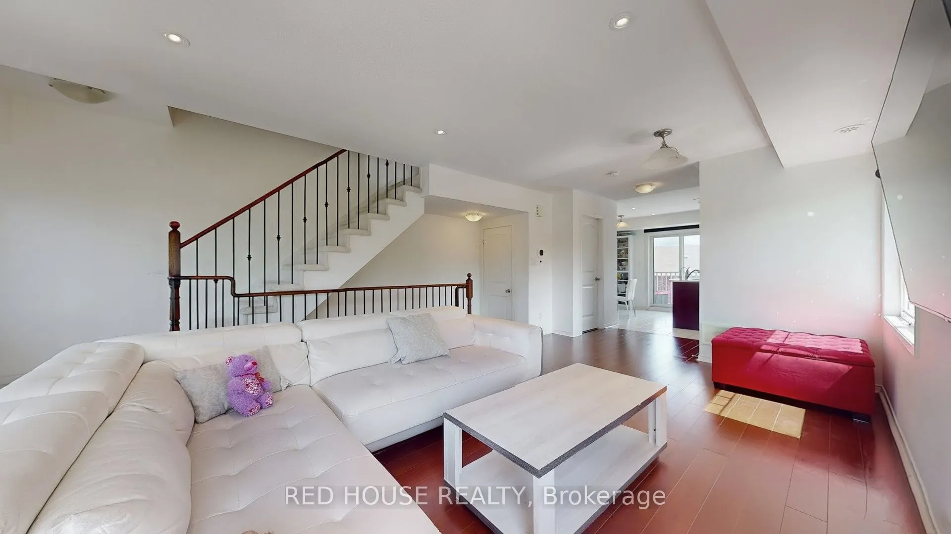 5585 Oscar Peterson Boulevard, #2