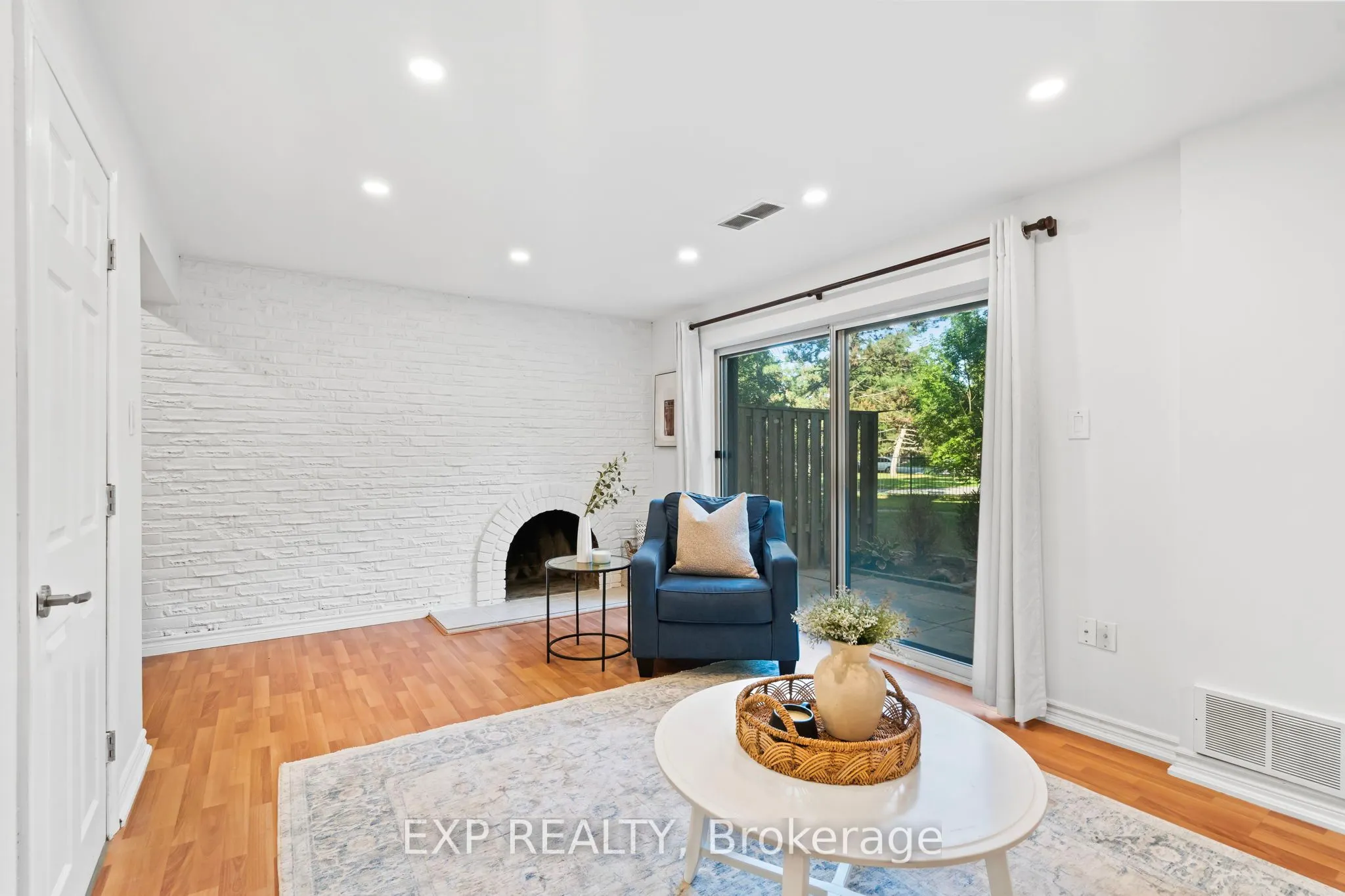 6855 Glen Erin Drive, #21
