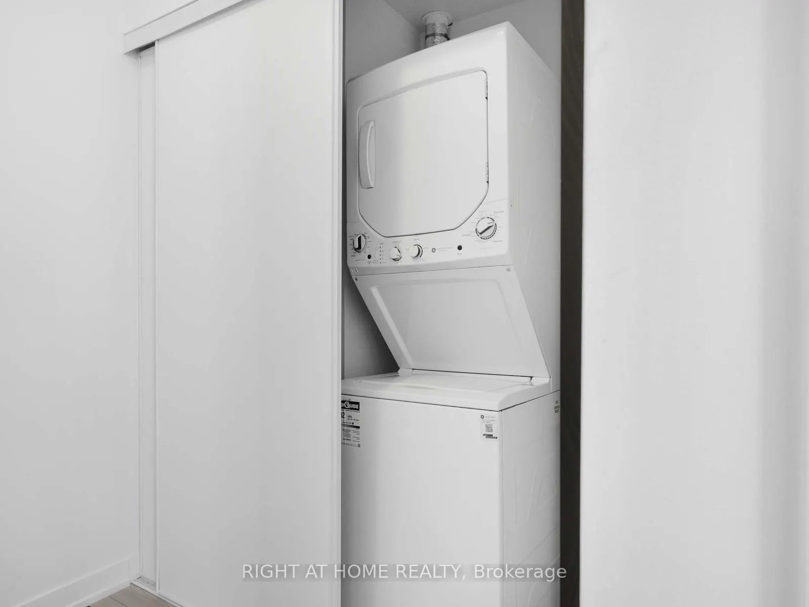 285 Dufferin Street, #Unit #1206