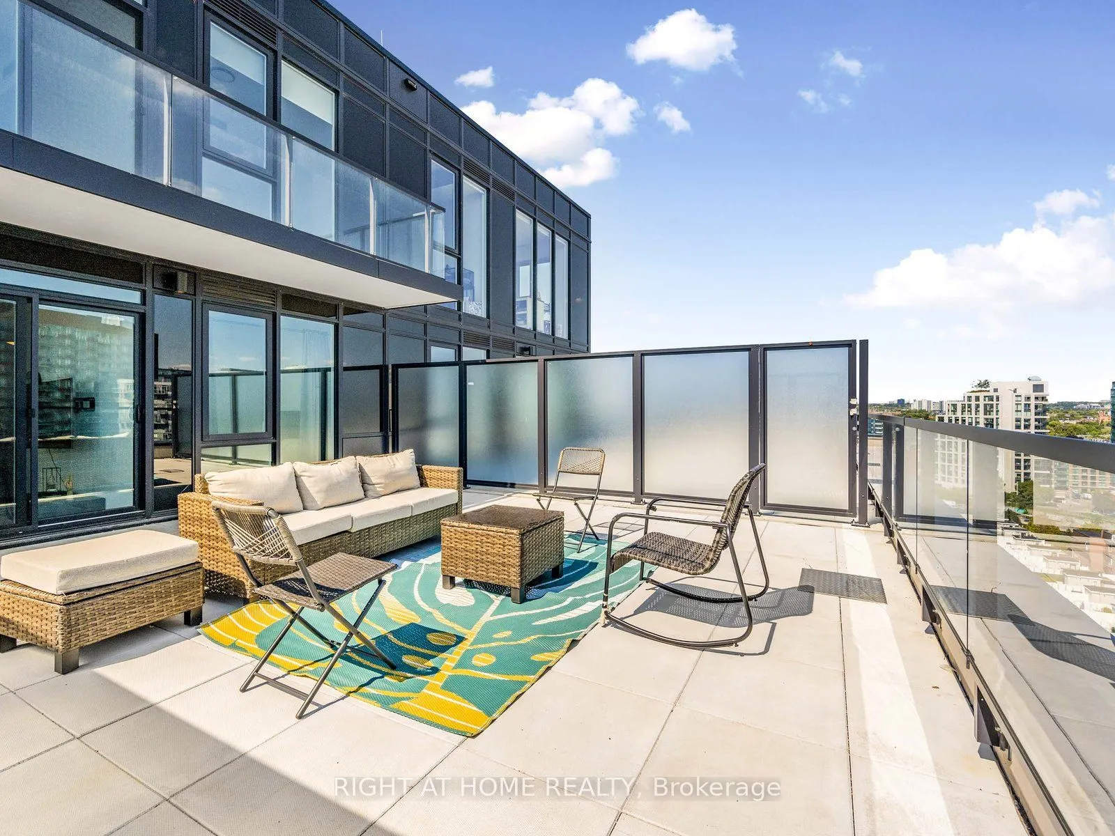 285 Dufferin Street, #Unit #1206