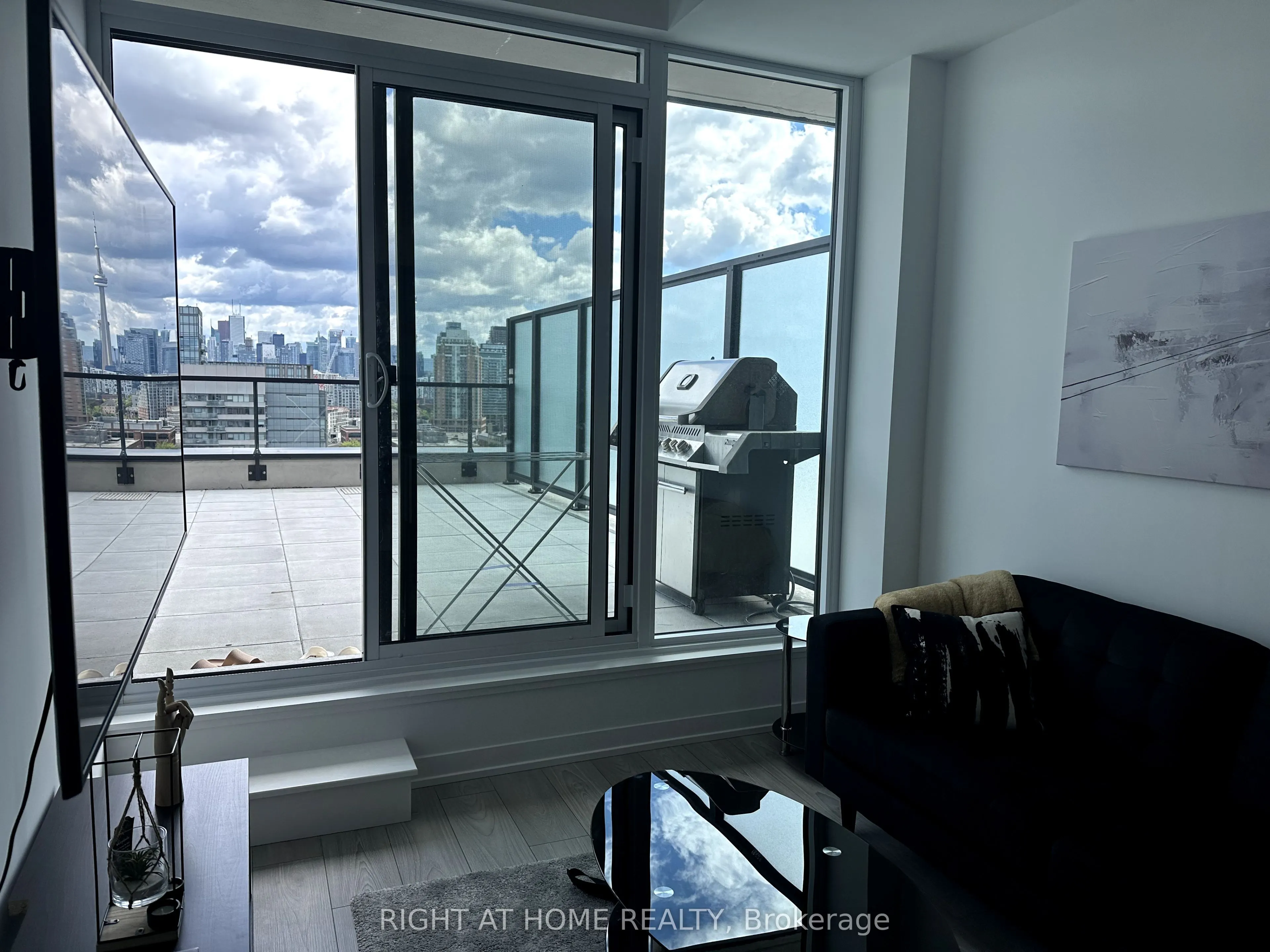 285 Dufferin Street, #Unit #1206