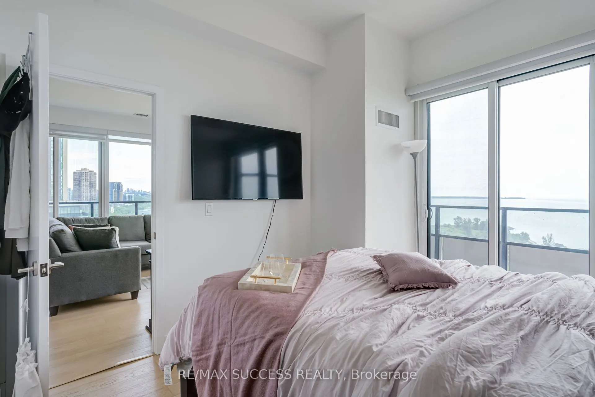 20 Shore breeze Avenue, #1807