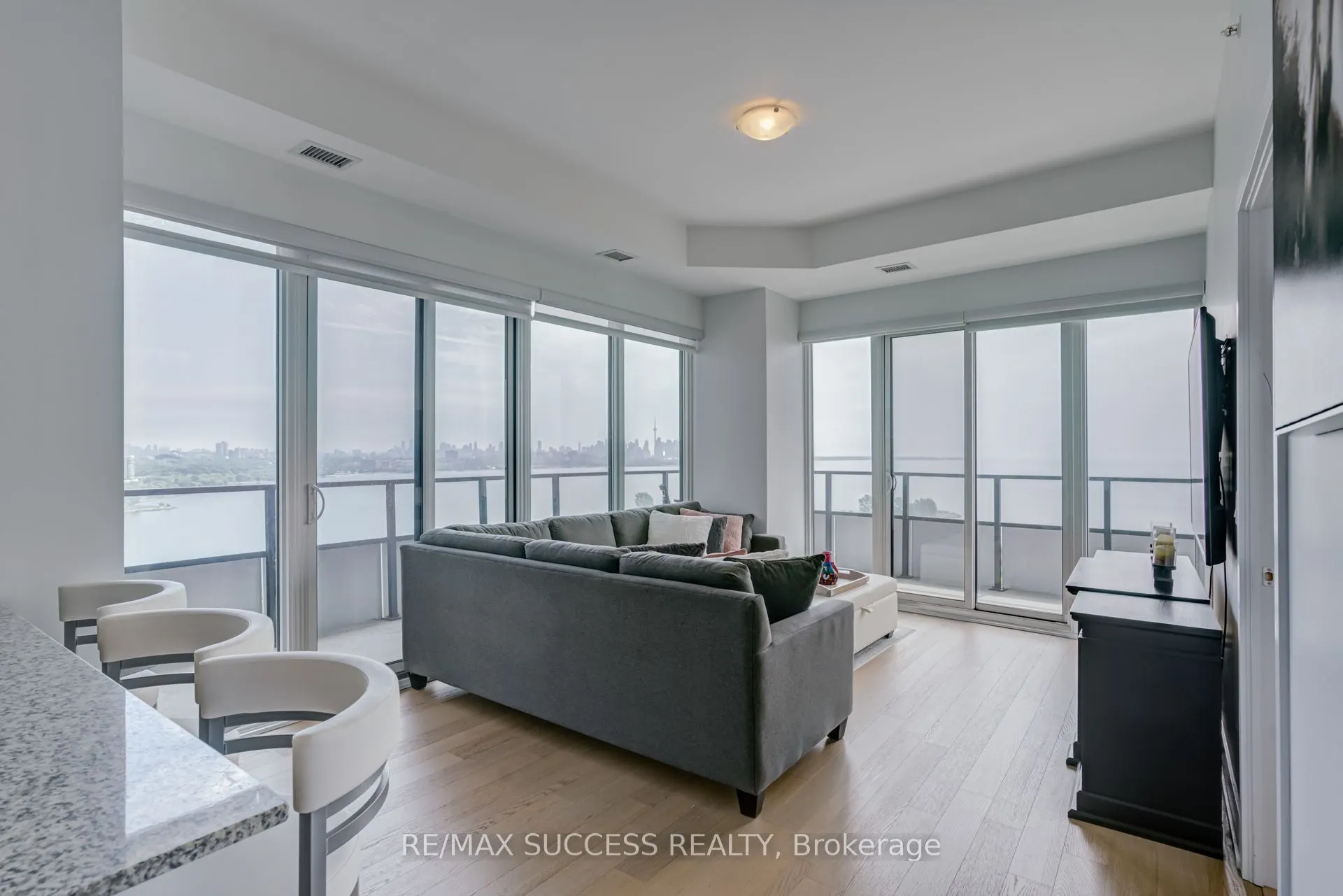 20 Shore breeze Avenue, #1807