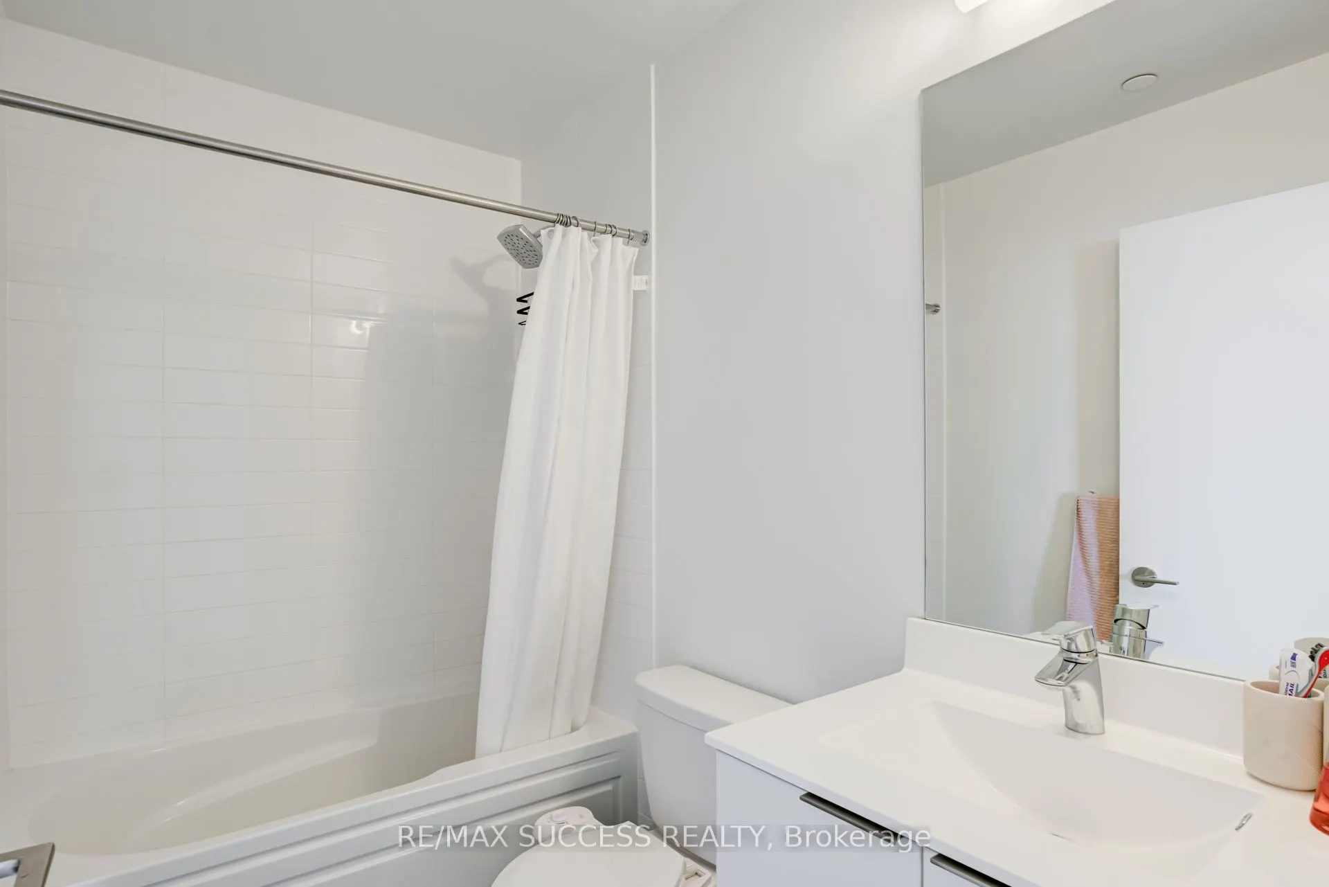 20 Shore breeze Avenue, #1807