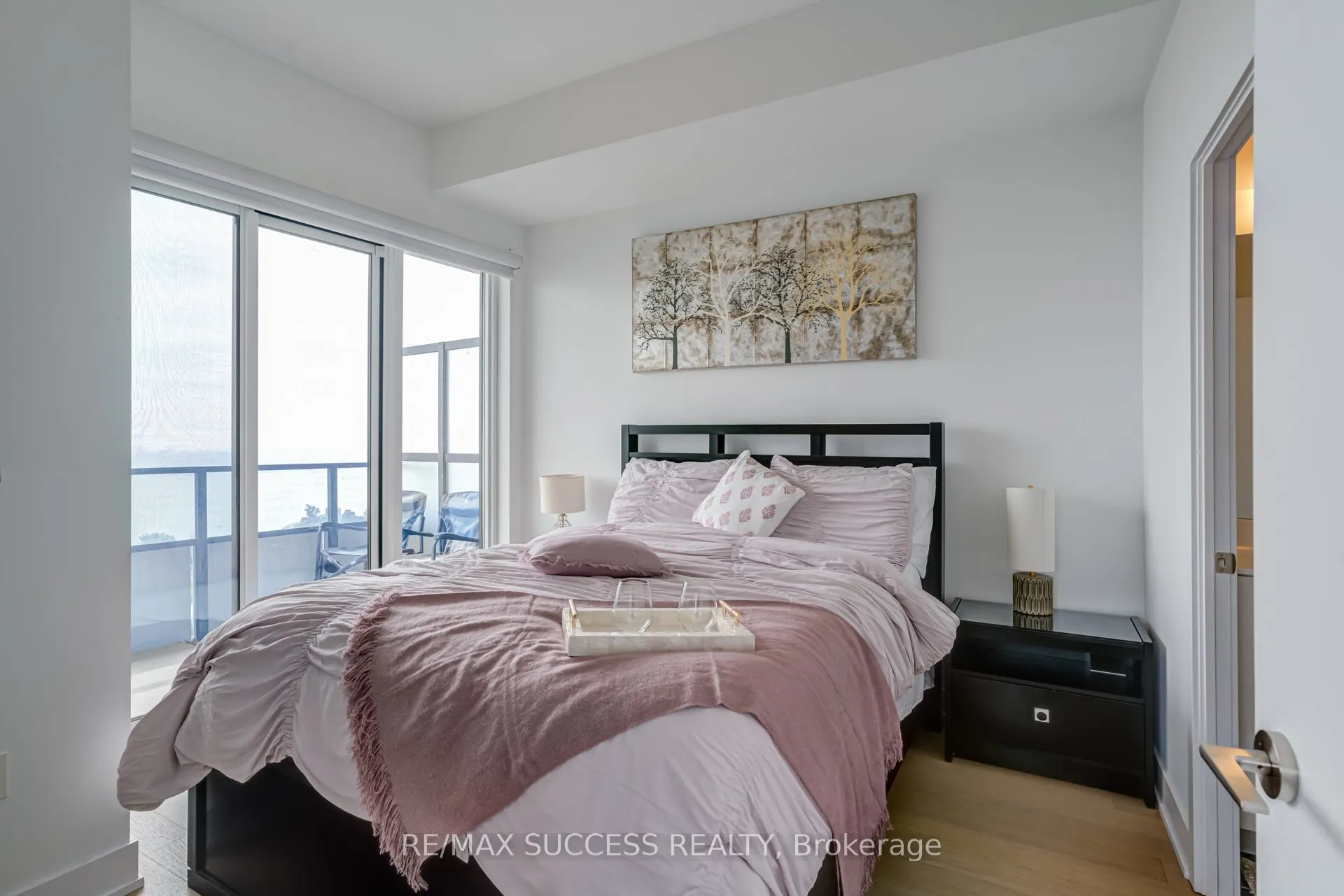 20 Shore breeze Avenue, #1807