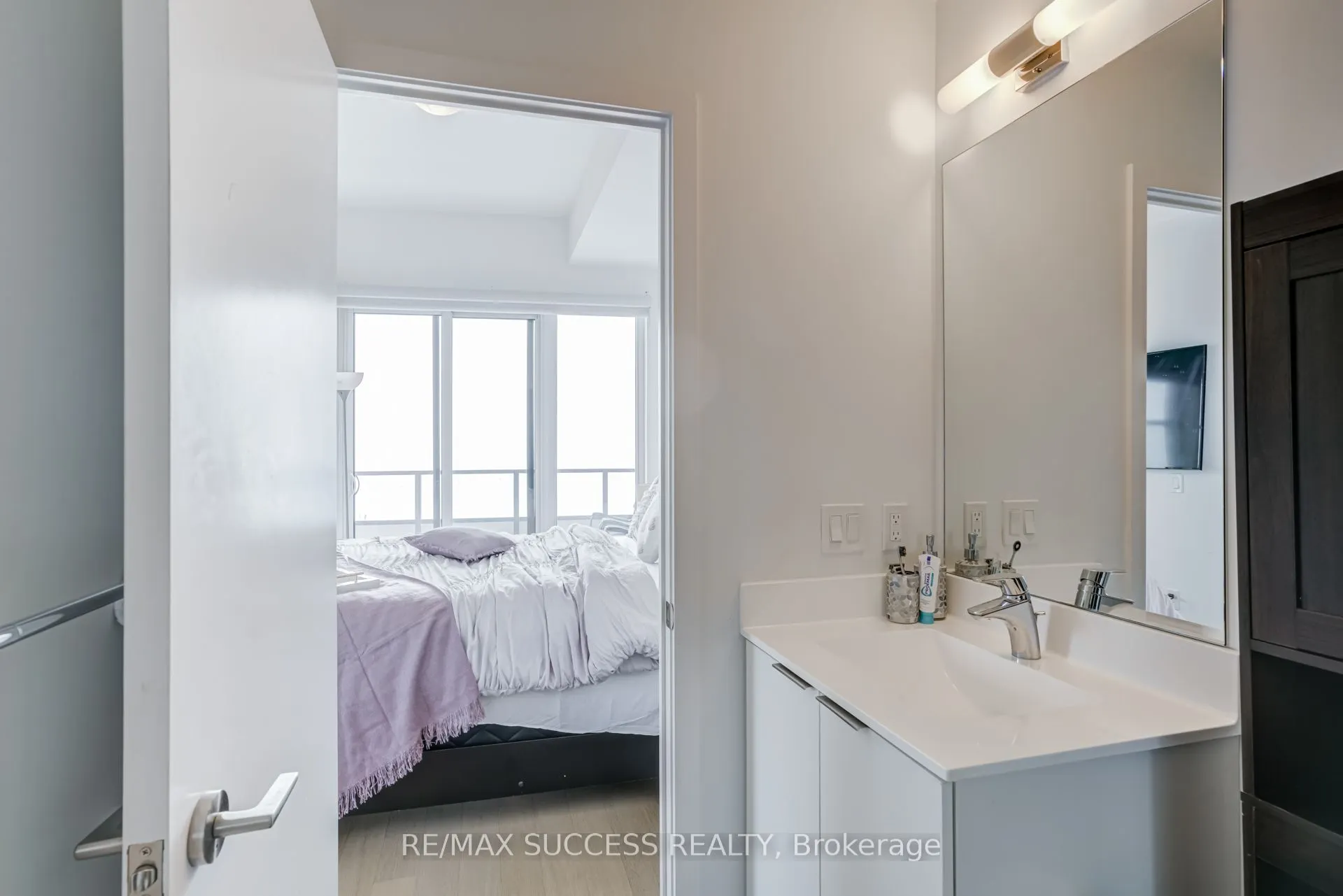 20 Shore breeze Avenue, #1807