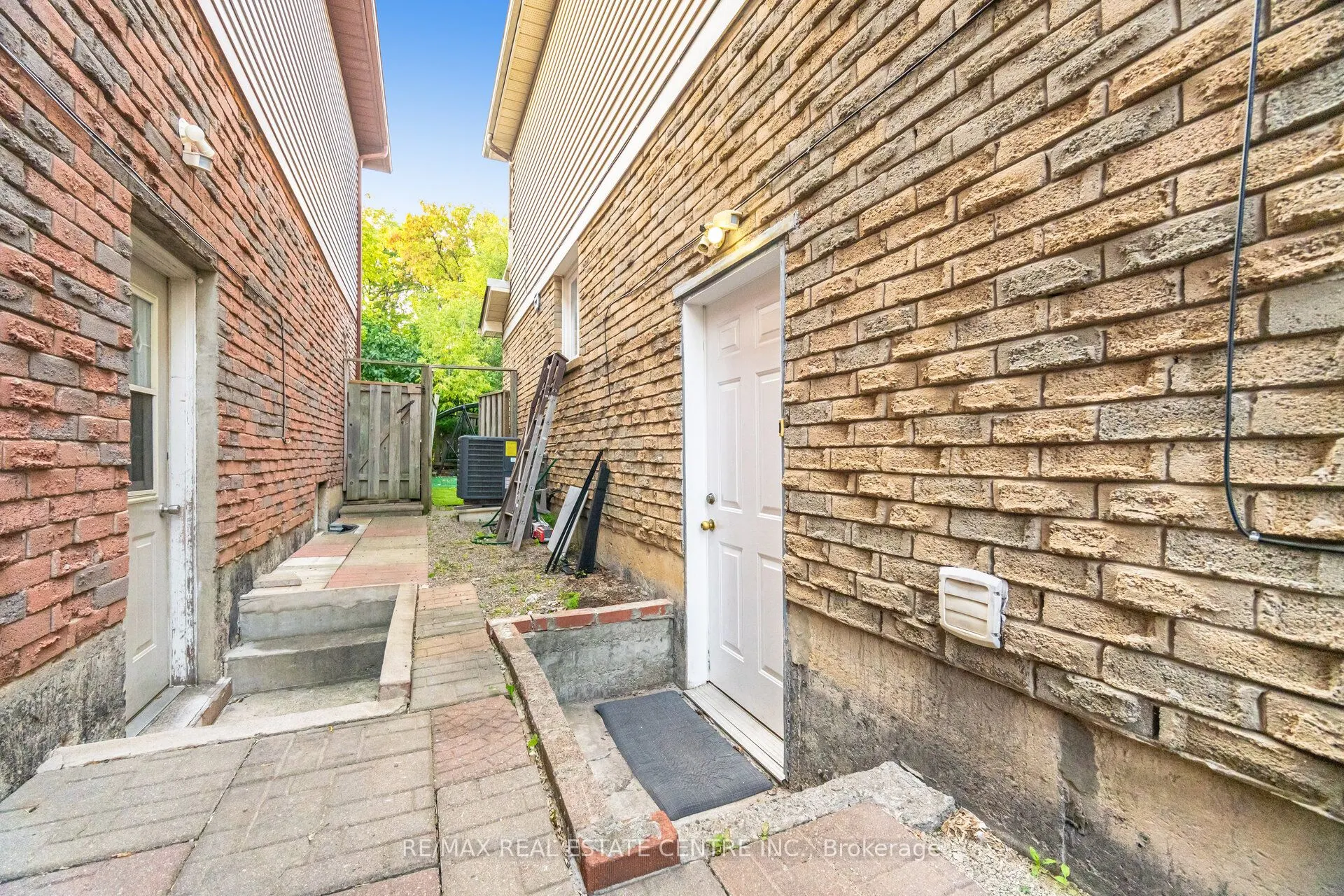 44 Abelard Avenue