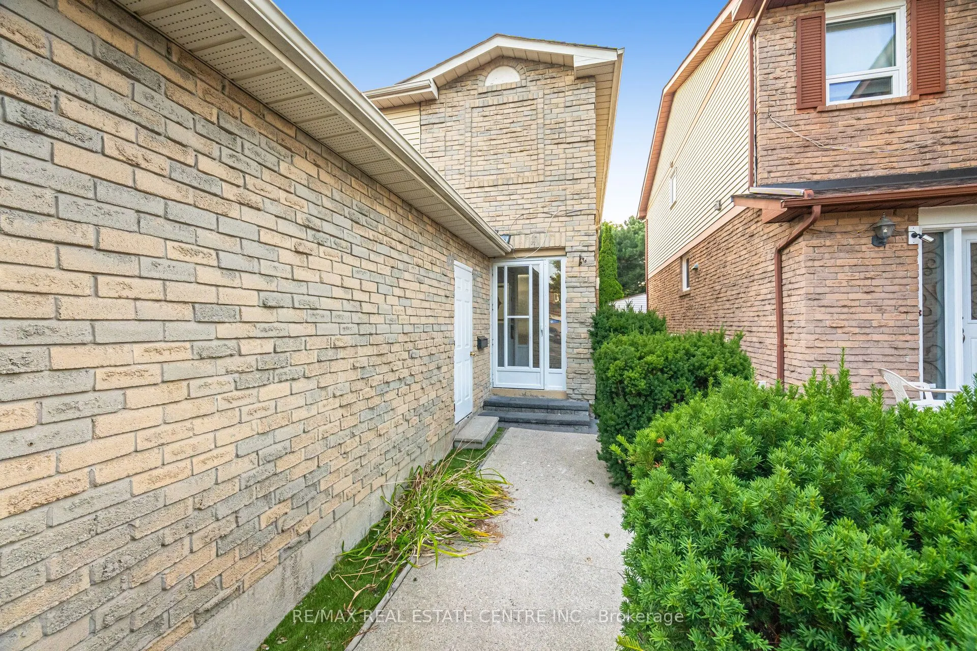 44 Abelard Avenue