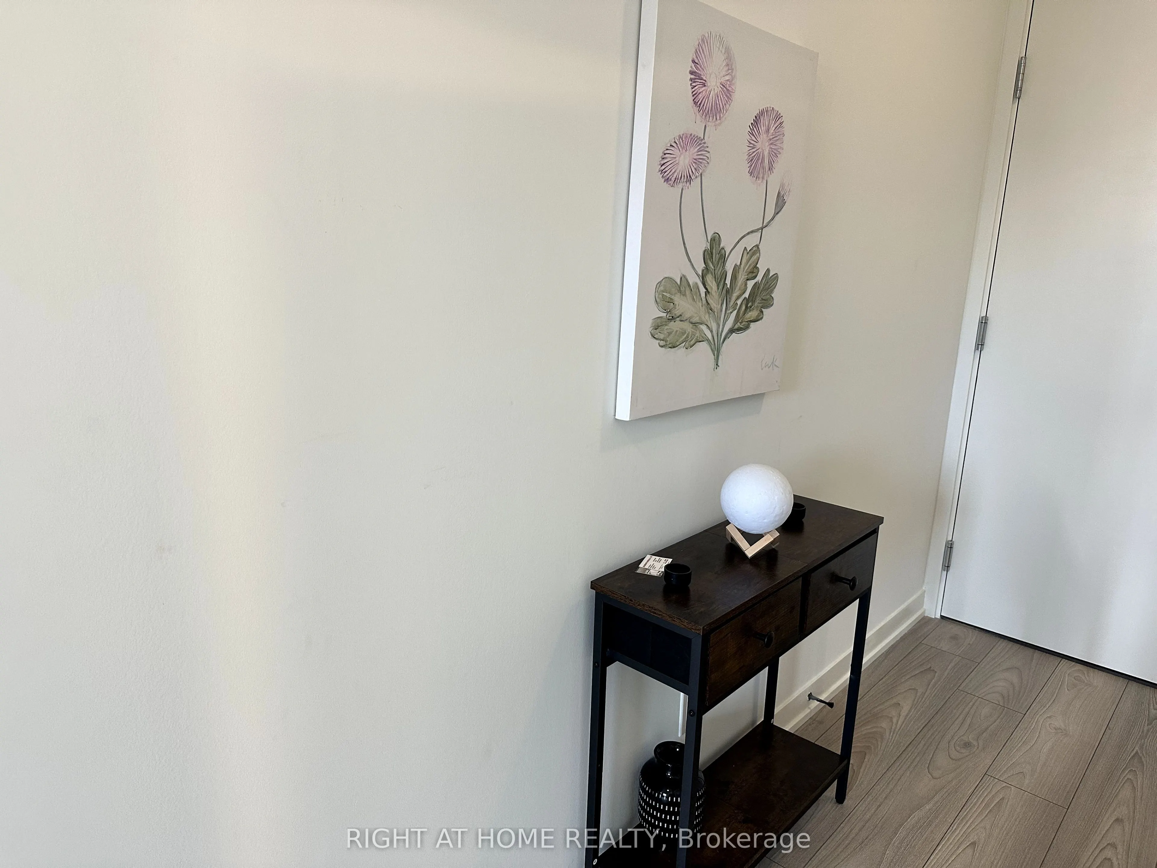 285 Dufferin Street, #612
