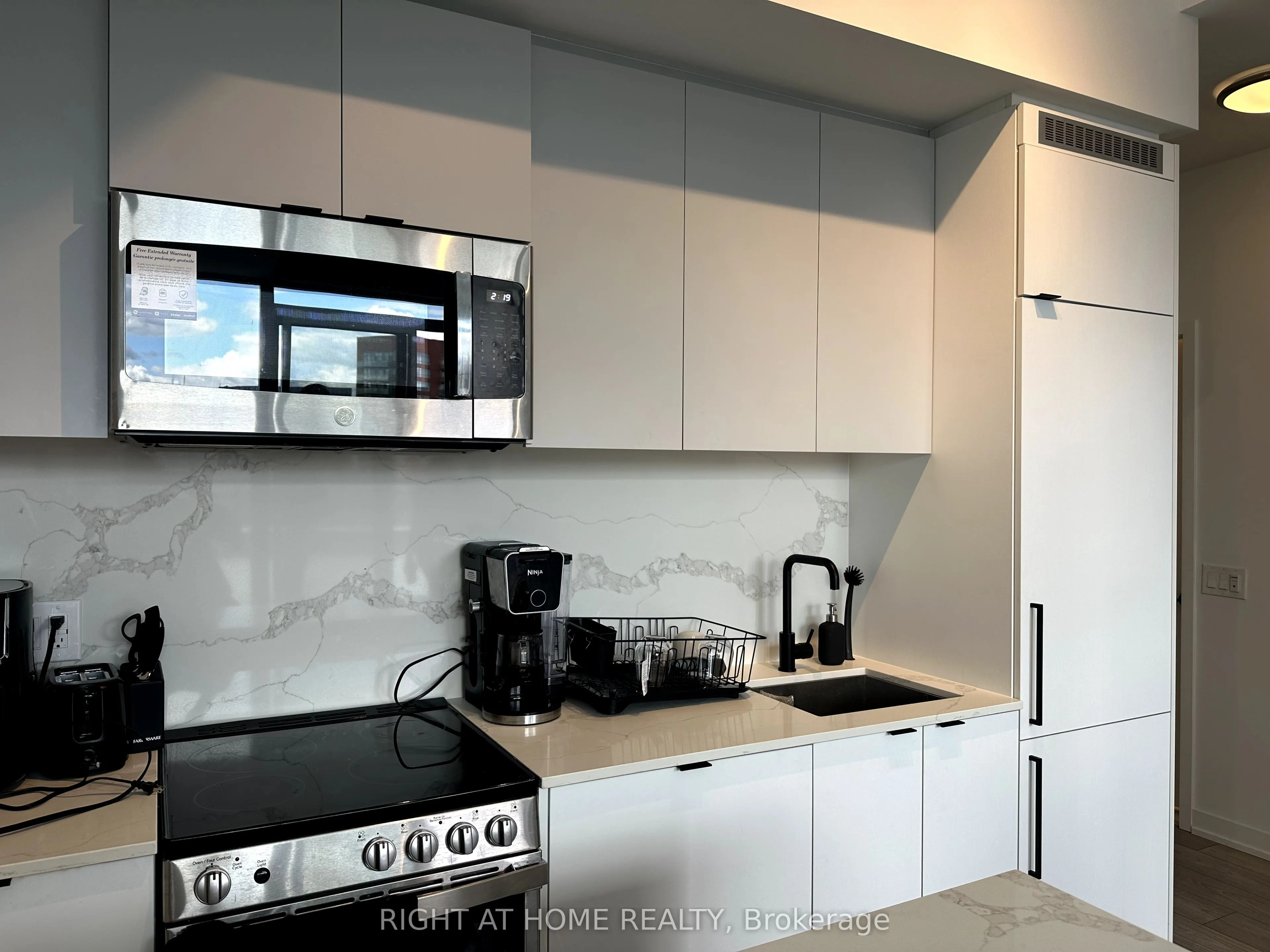 285 Dufferin Street, #612