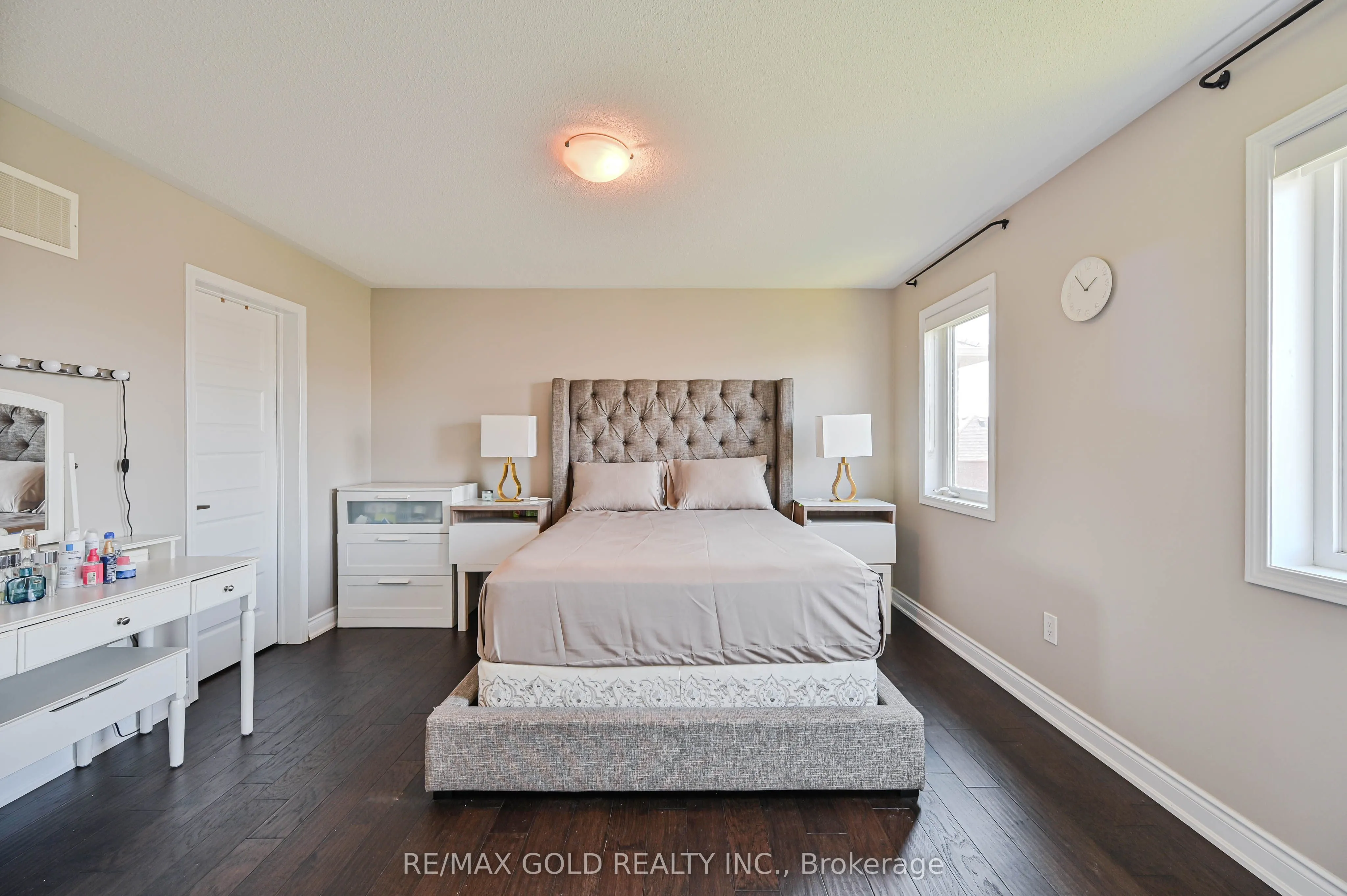 20 Meadowcrest Lane