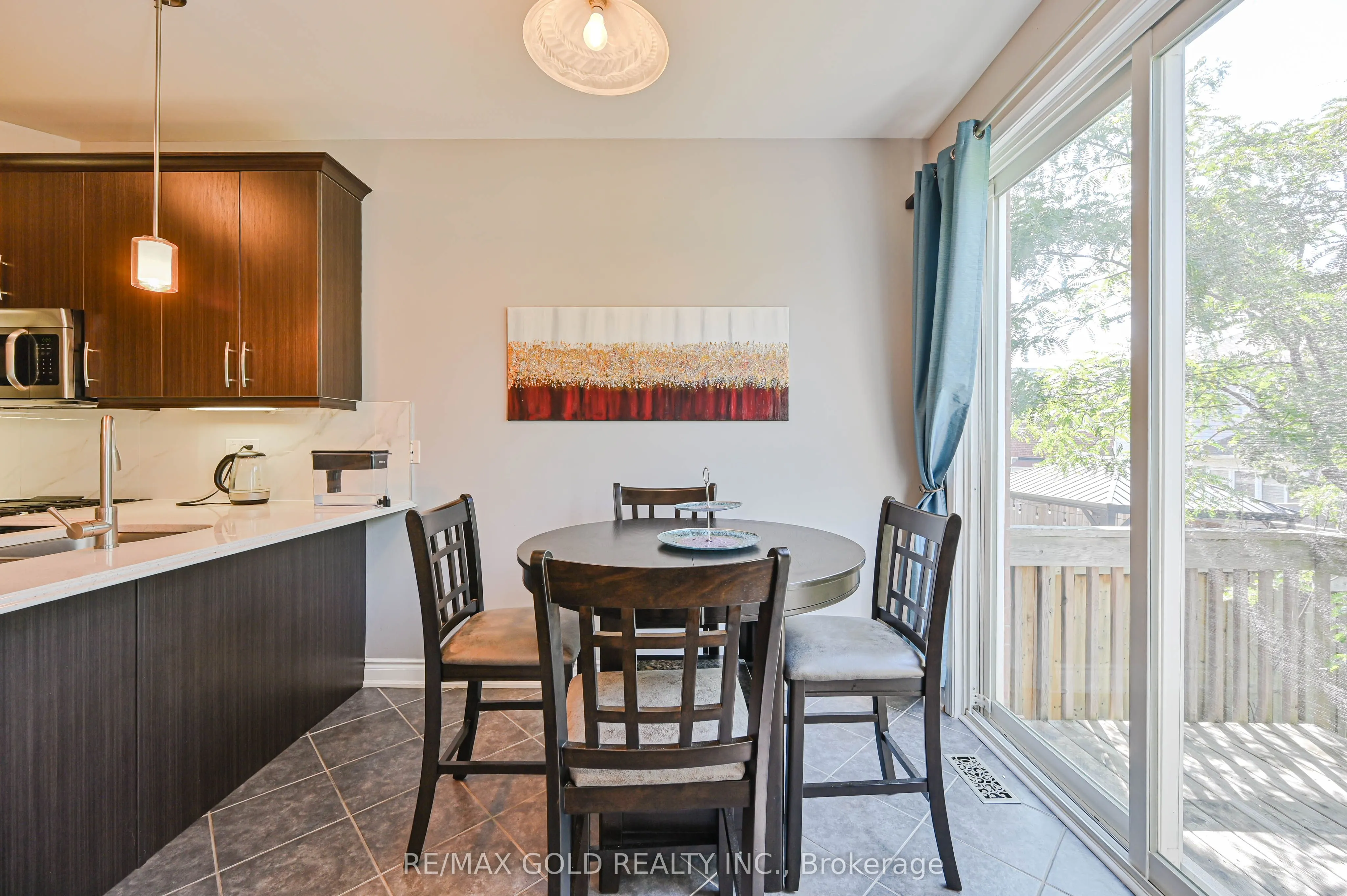 20 Meadowcrest Lane