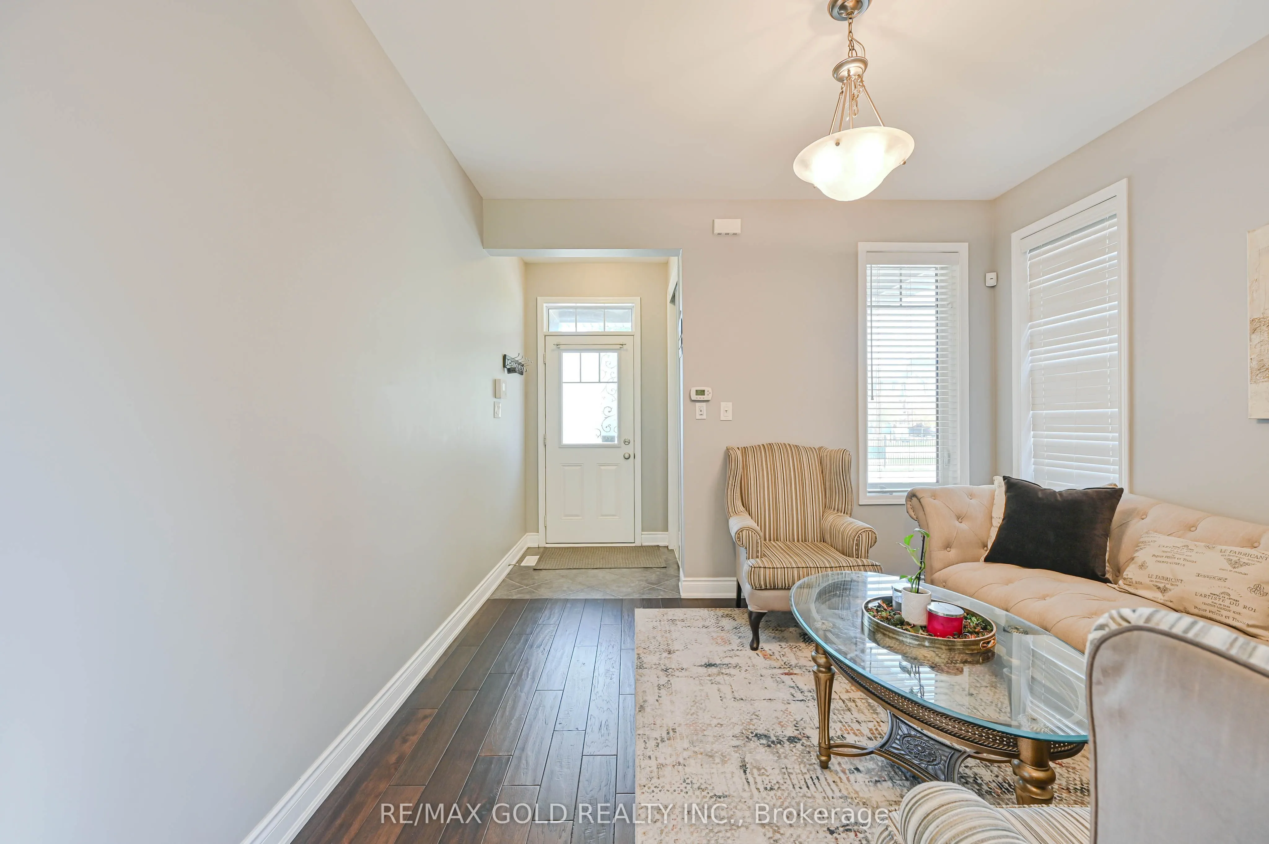 20 Meadowcrest Lane
