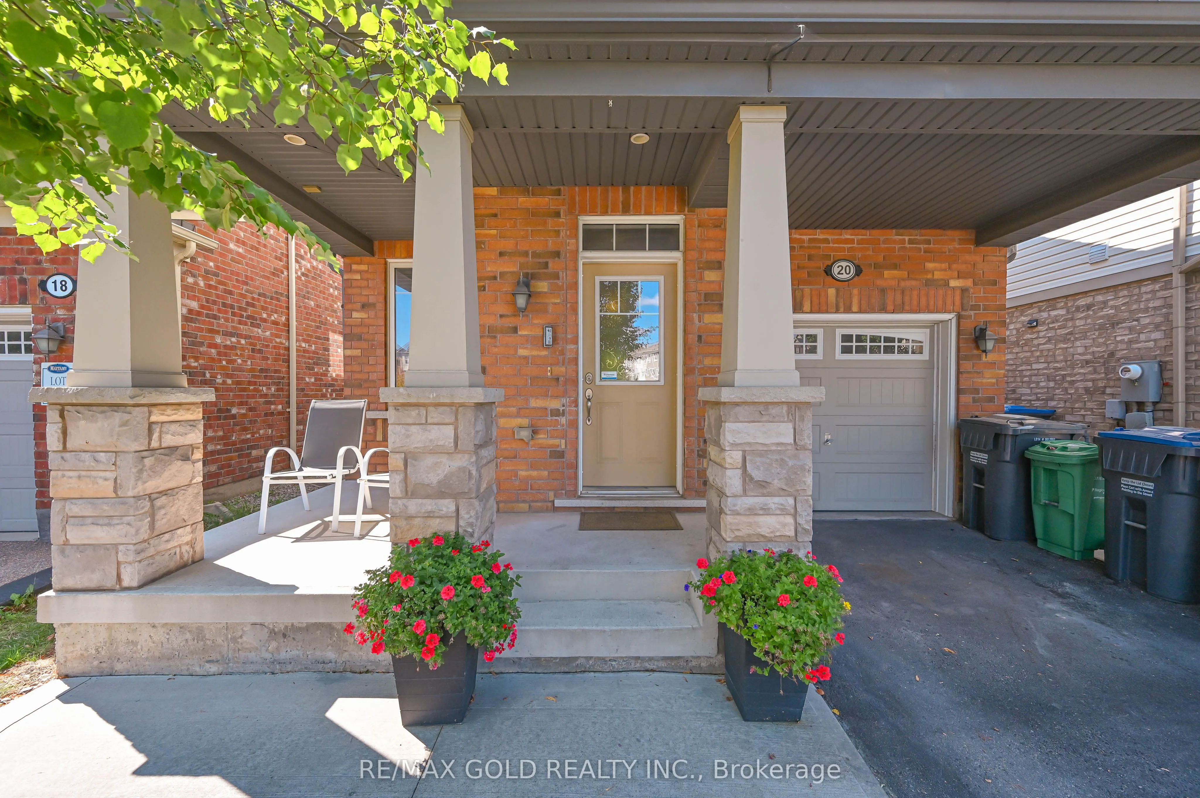 20 Meadowcrest Lane