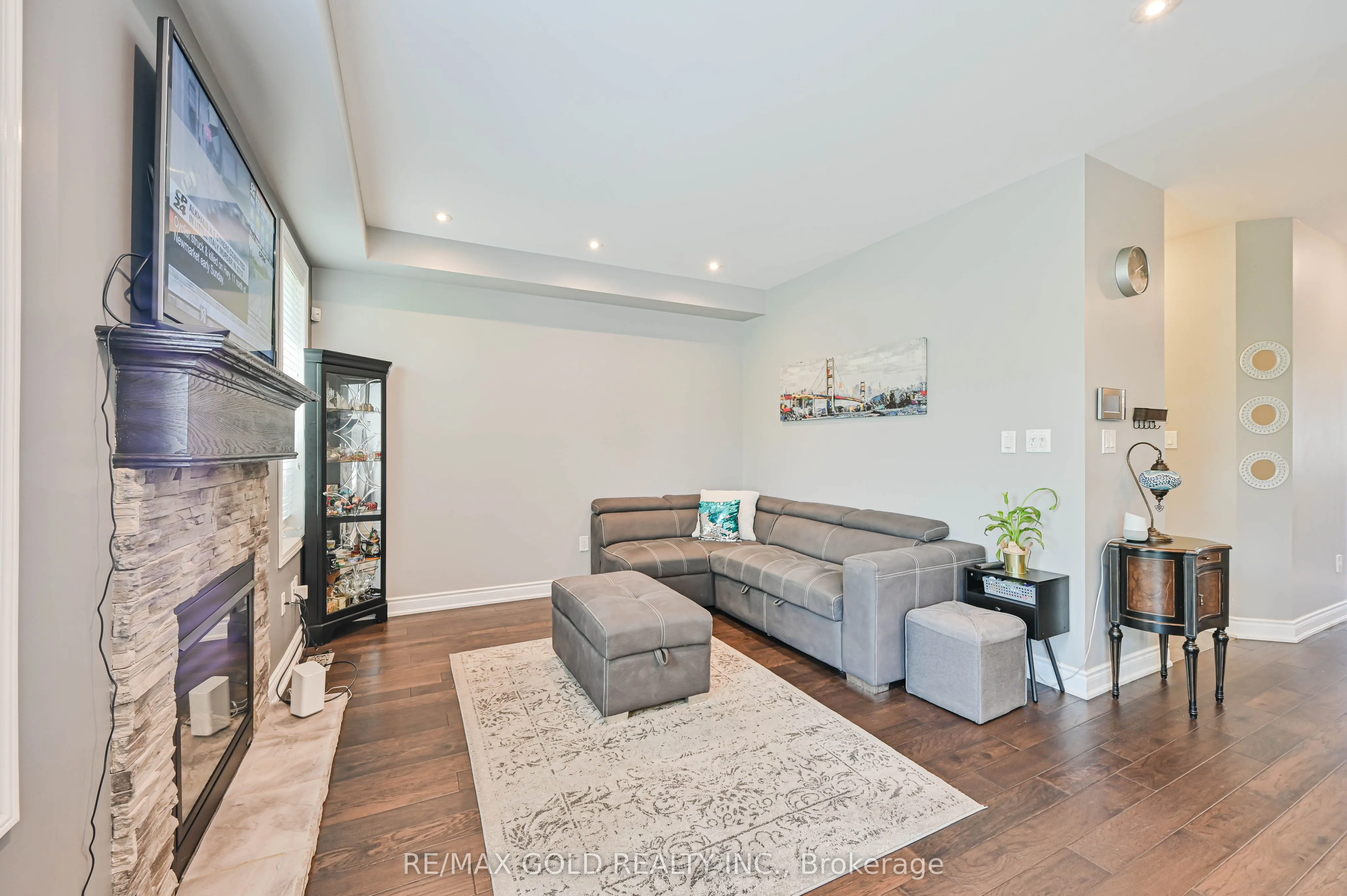 20 Meadowcrest Lane