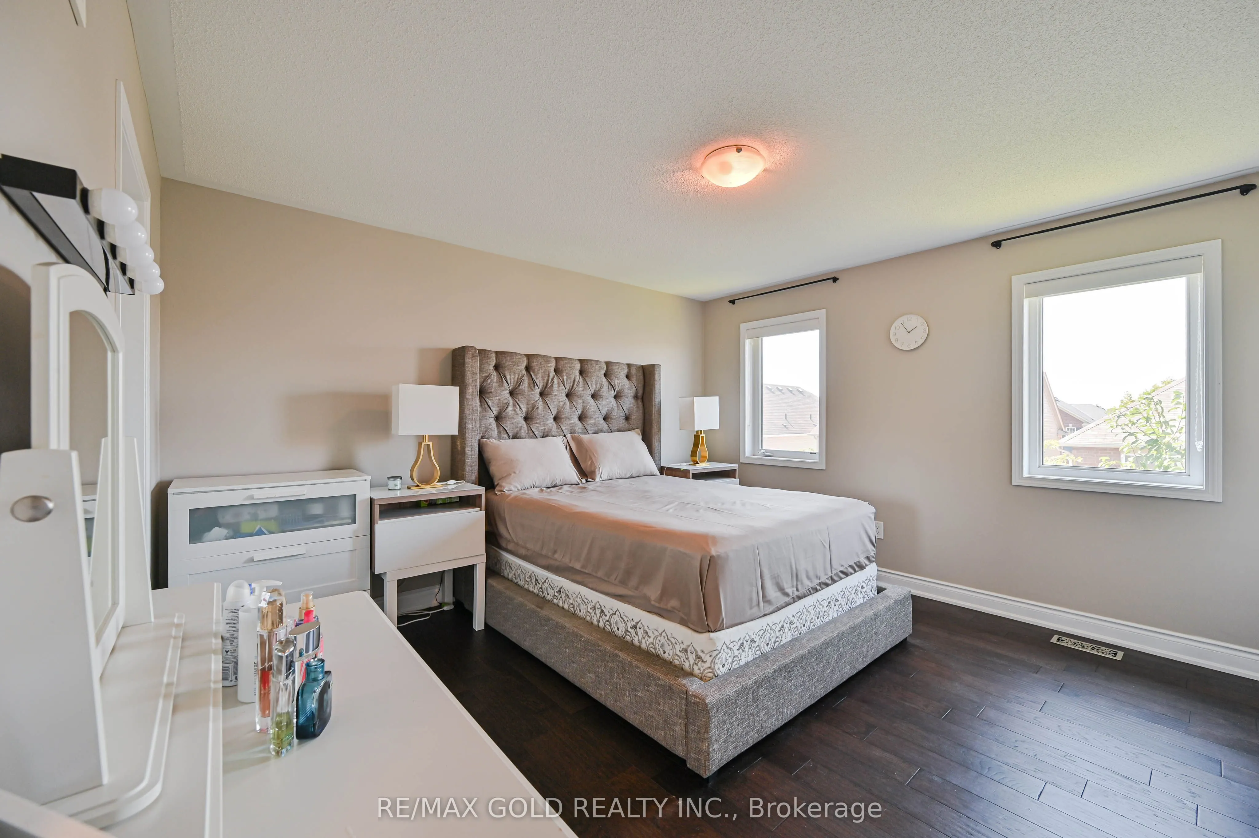 20 Meadowcrest Lane