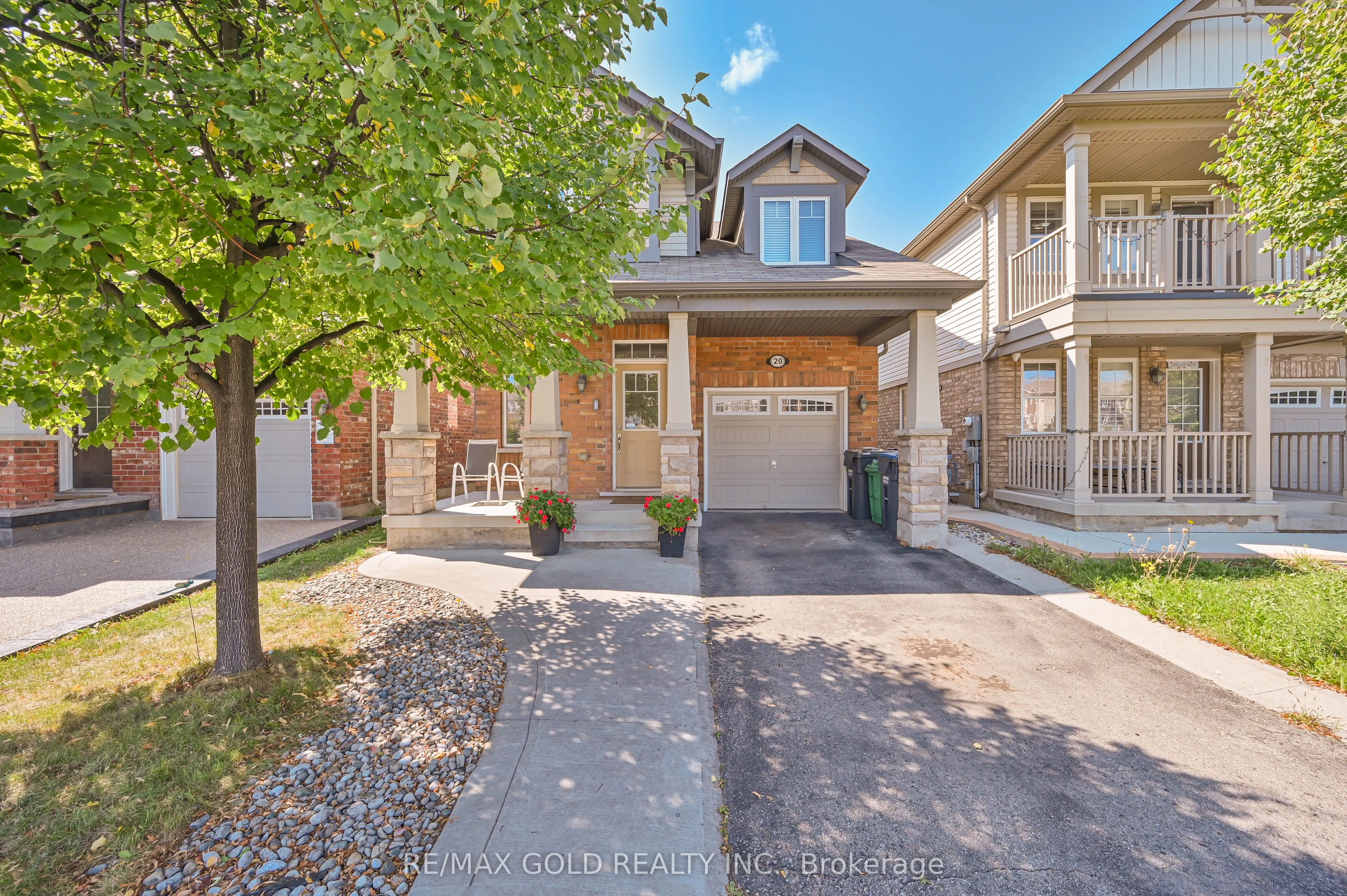 20 Meadowcrest Lane