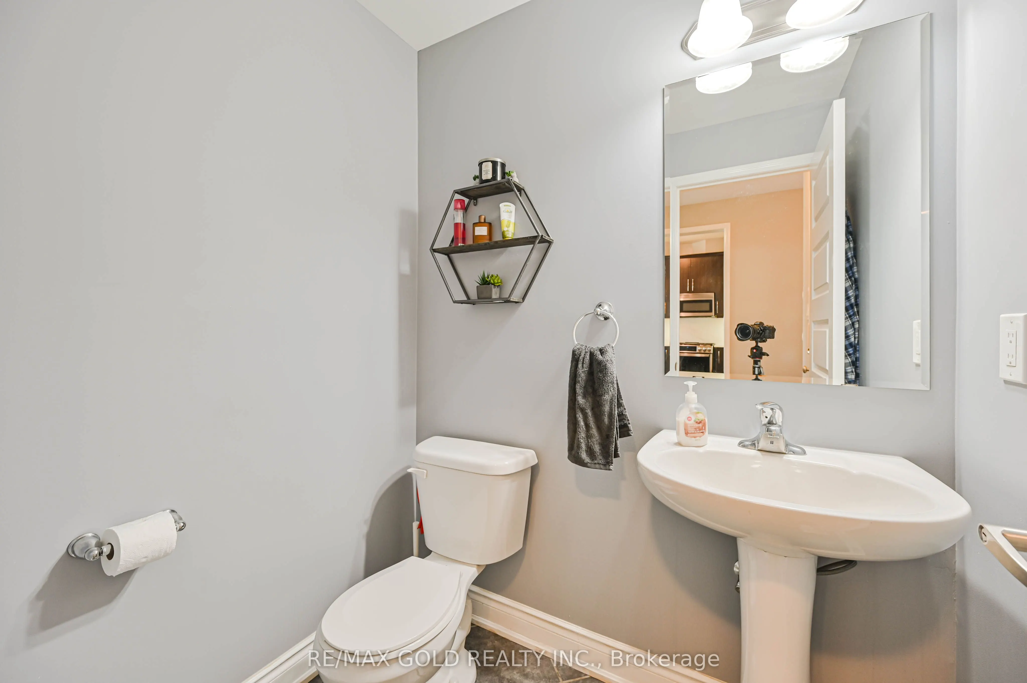 20 Meadowcrest Lane