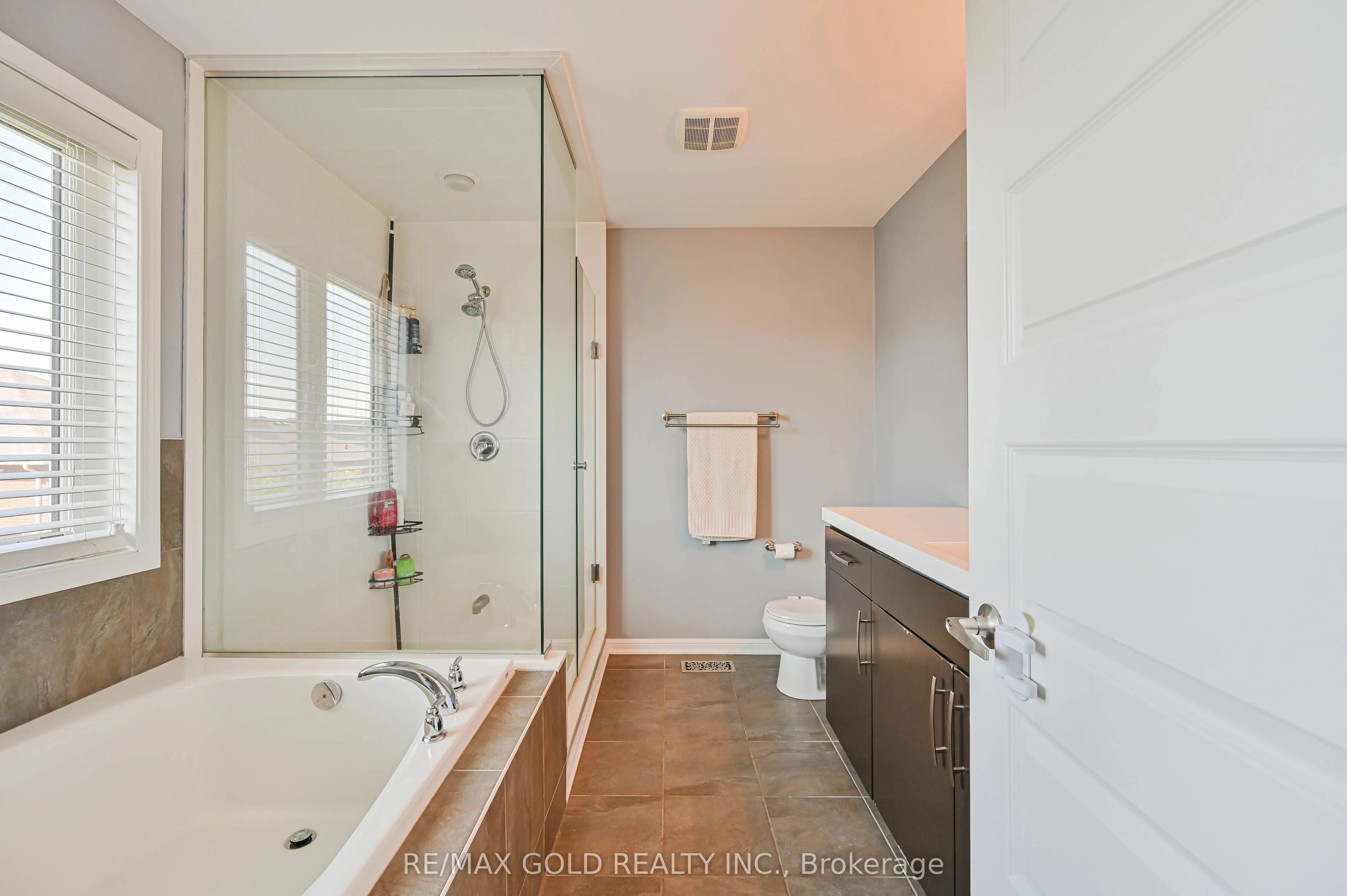 20 Meadowcrest Lane
