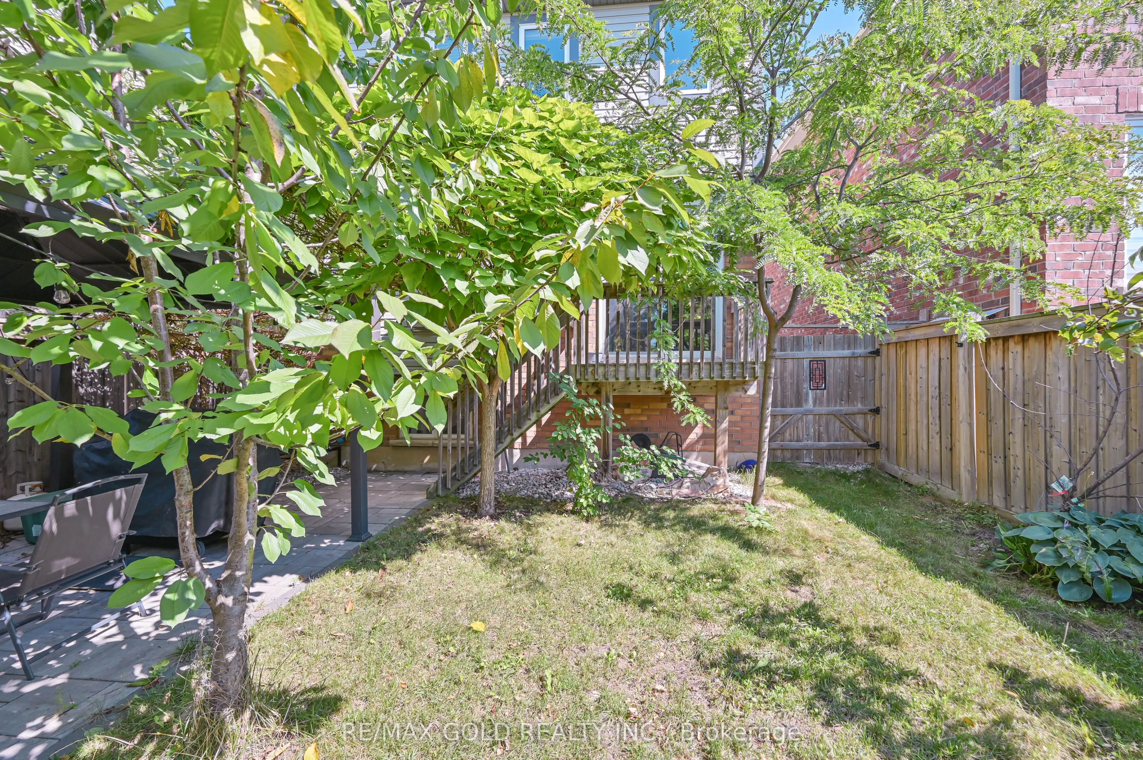 20 Meadowcrest Lane