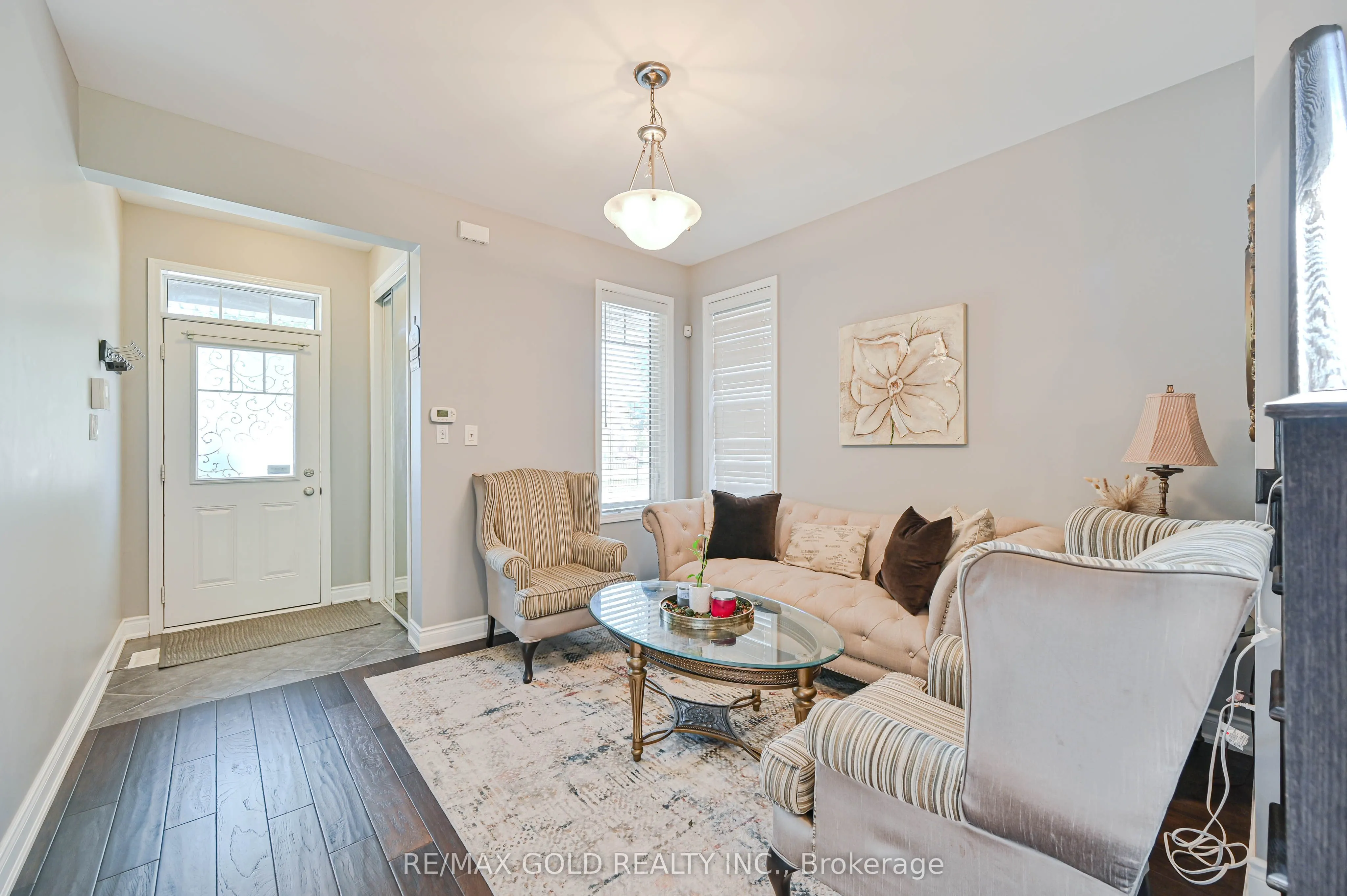 20 Meadowcrest Lane