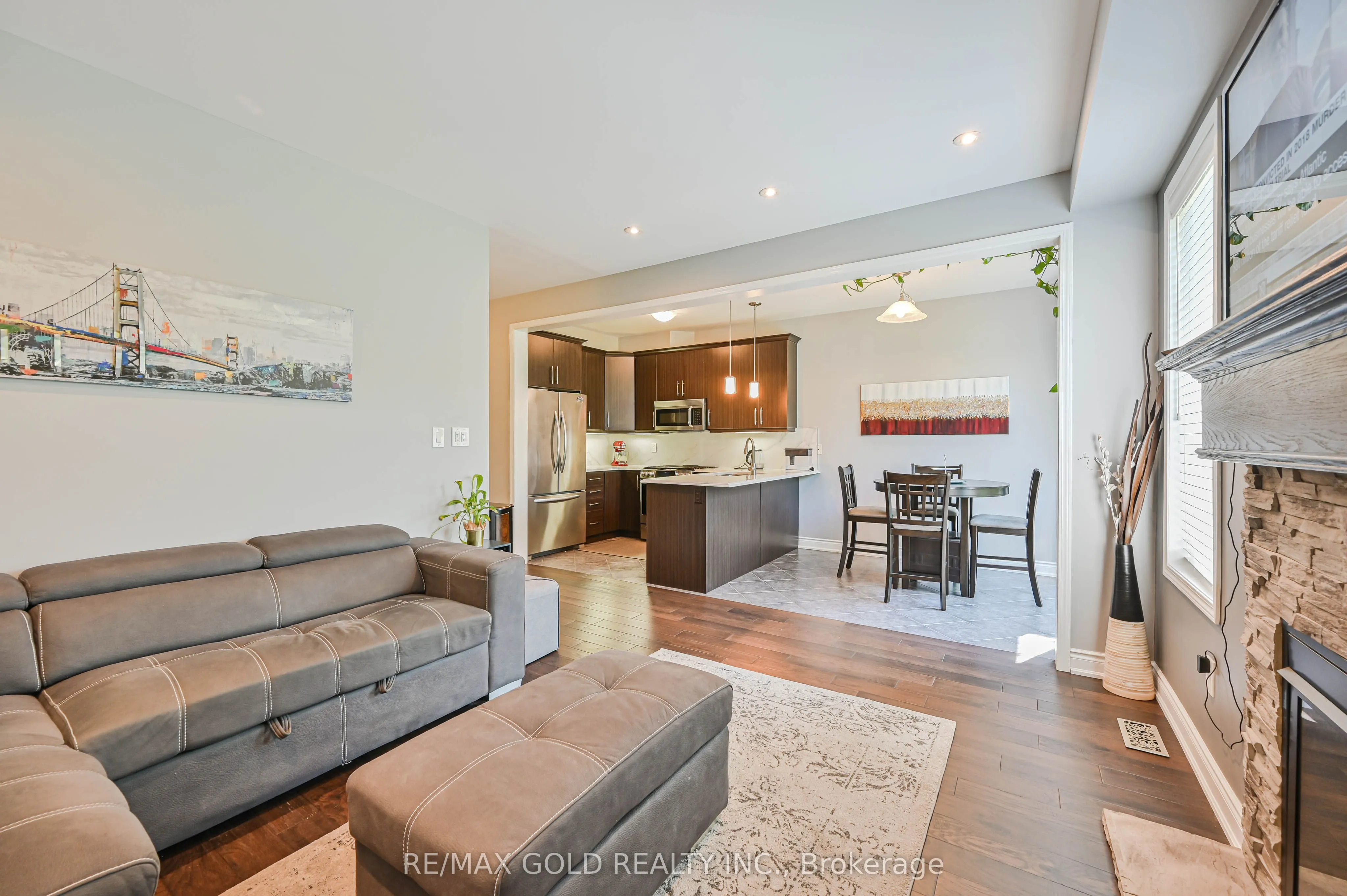 20 Meadowcrest Lane