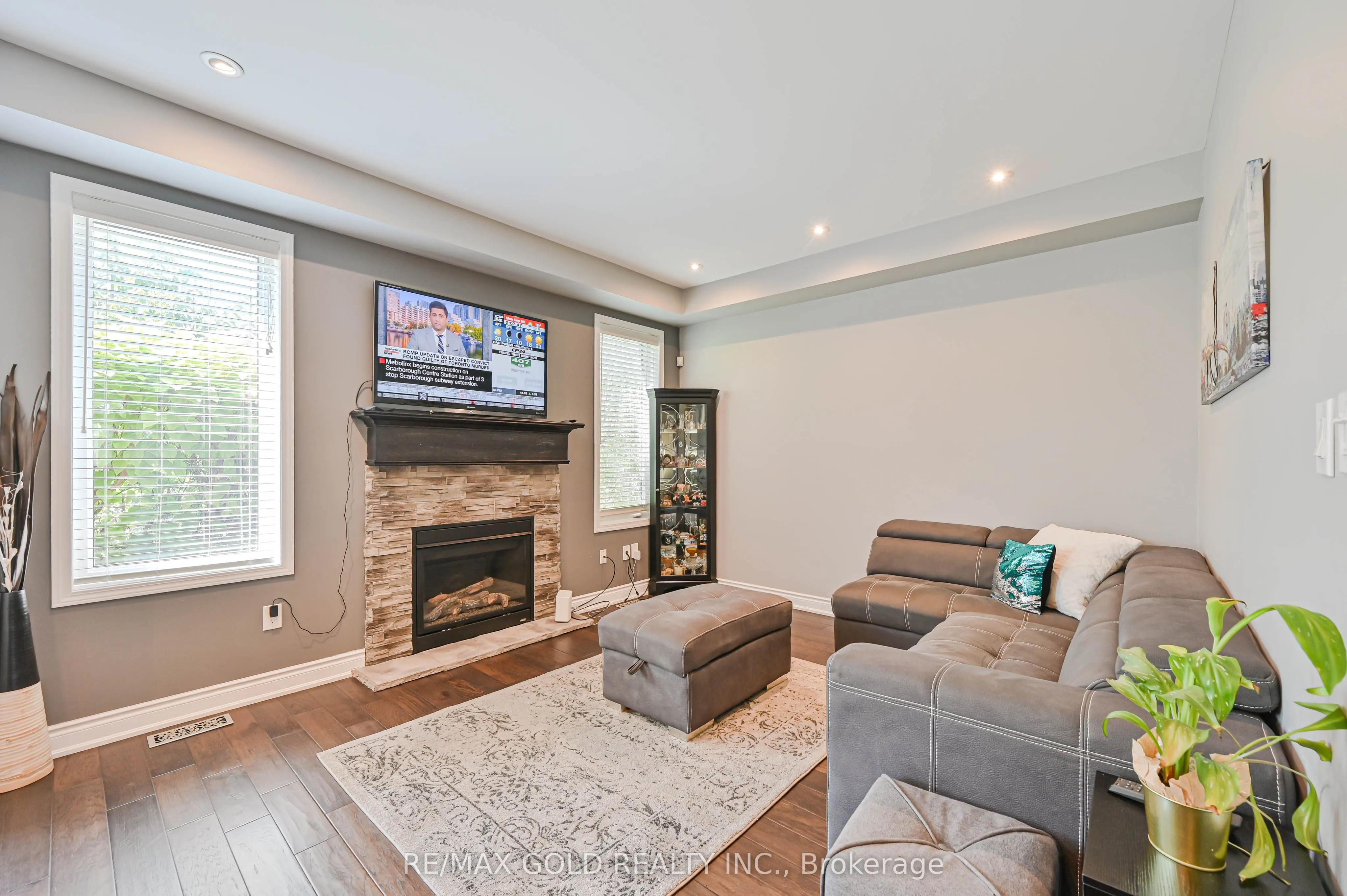 20 Meadowcrest Lane