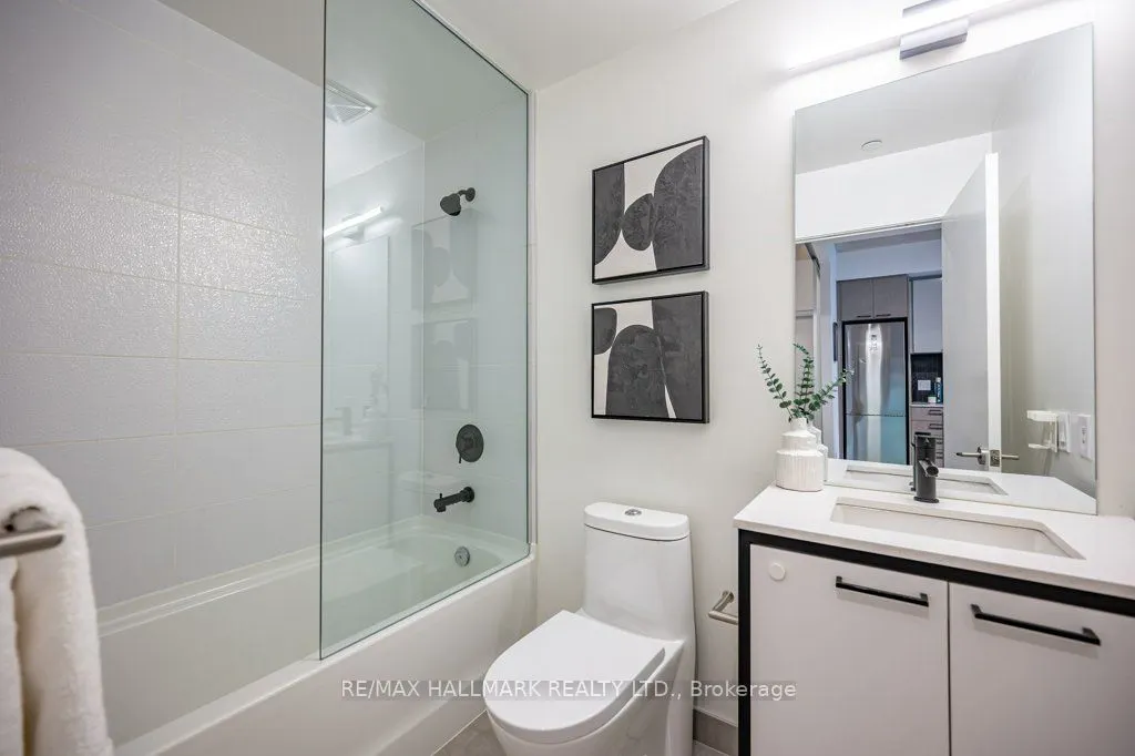 1808 St. Clair Avenue W, #220