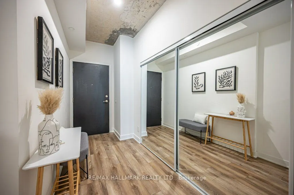 1808 St. Clair Avenue W, #220
