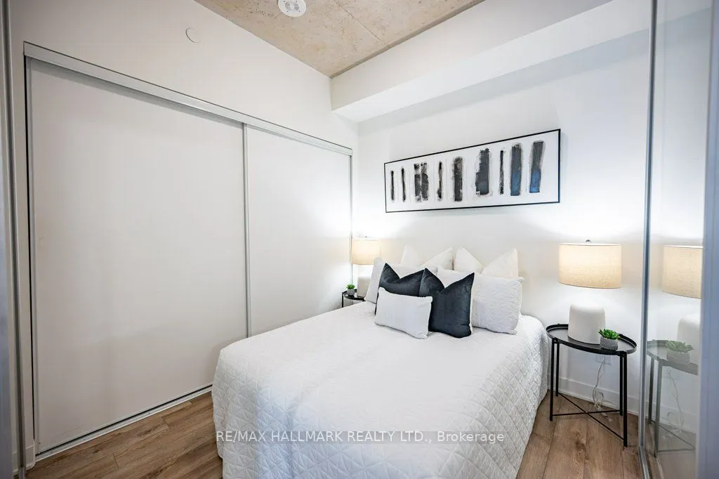 1808 St. Clair Avenue W, #220