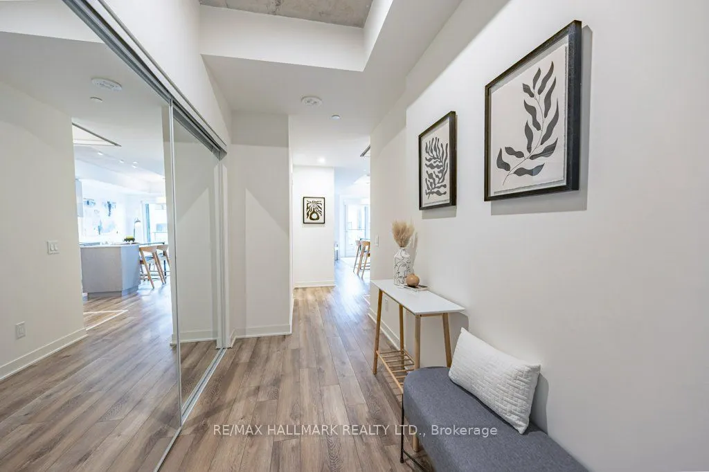 1808 St. Clair Avenue W, #220